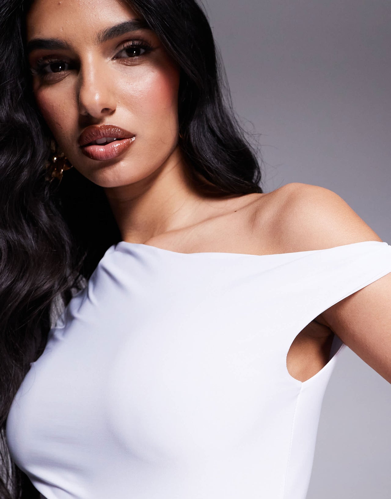 Fashionkilla double sculpted slinky asymmetric twist detail body in white