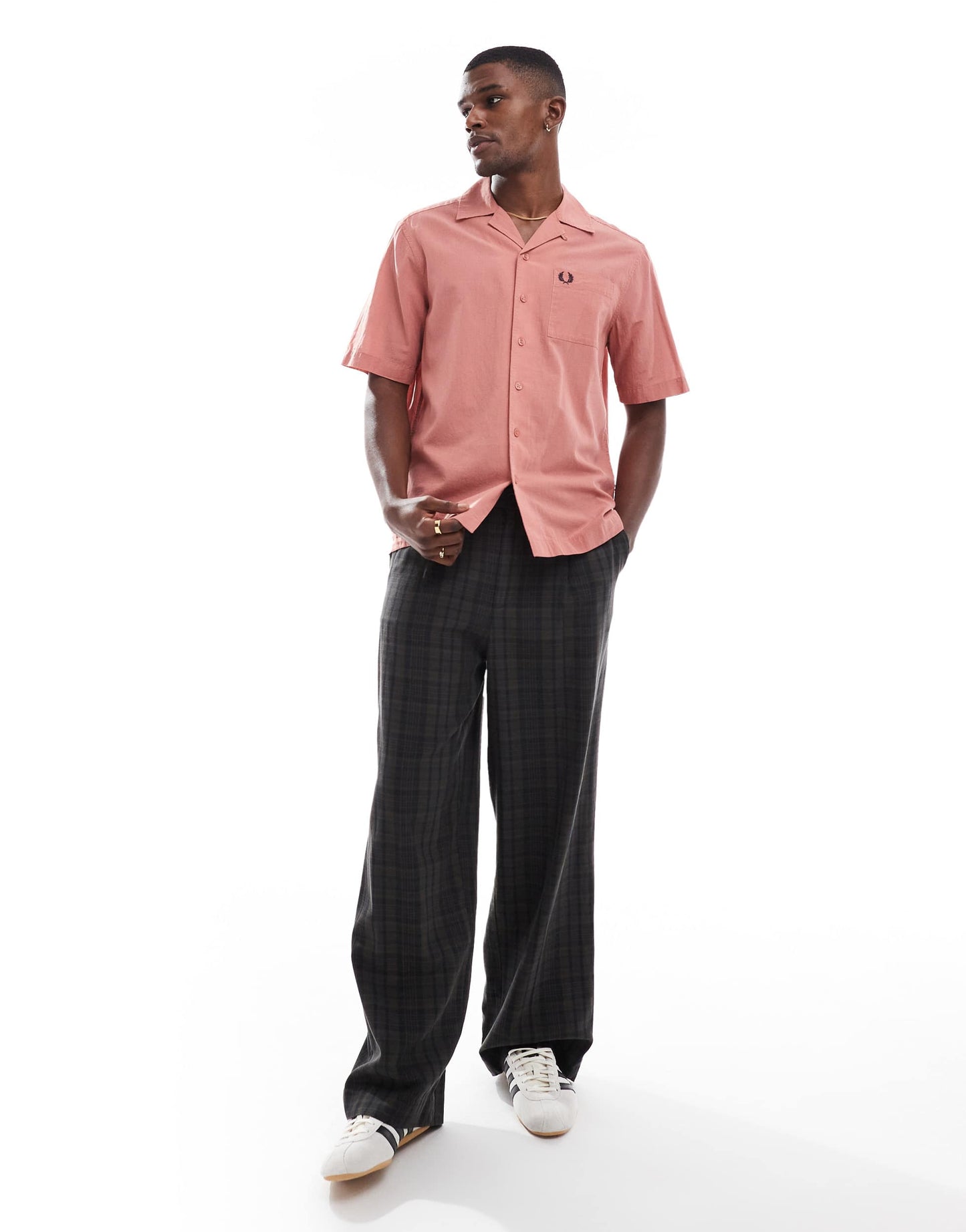 Fred Perry light weight revere collar shirt in pink