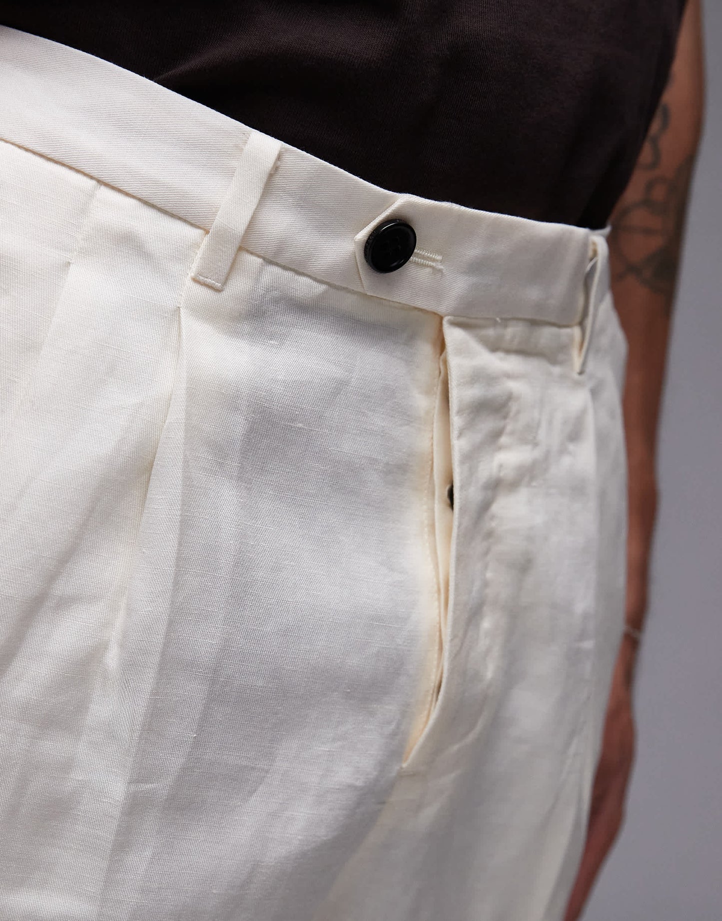 Allsaints cross tallis in wheatgrass taupe