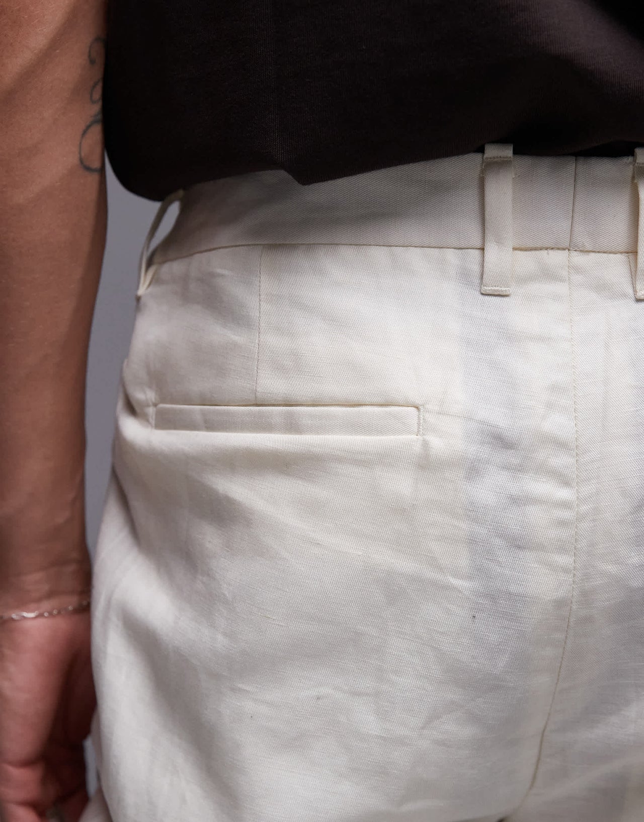 Allsaints cross tallis in wheatgrass taupe