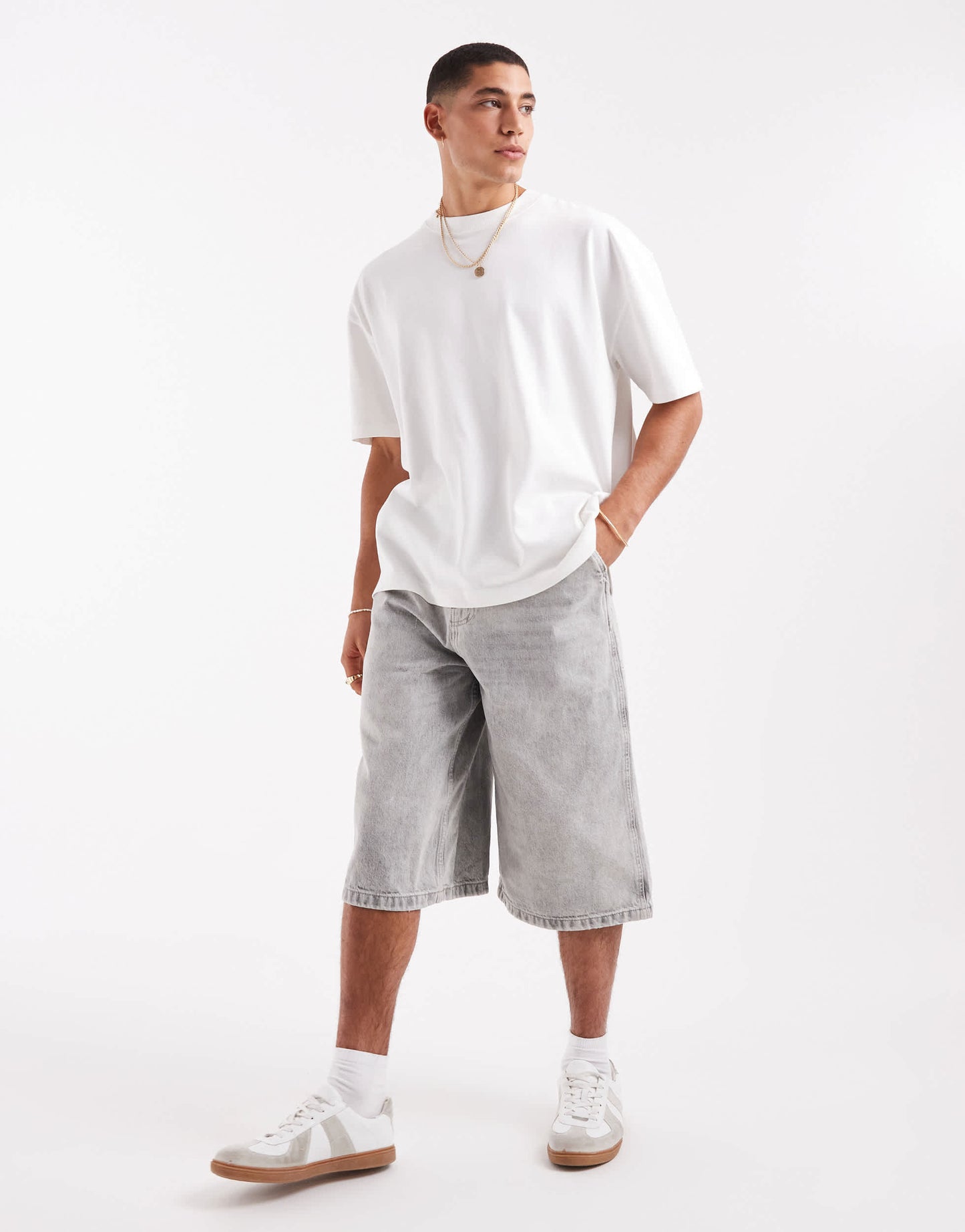 Pull&Bear super baggy denim short in grey