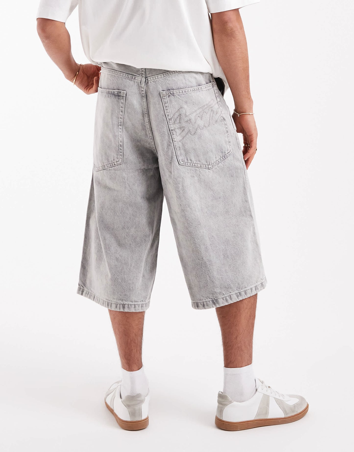 Pull&Bear super baggy denim short in grey