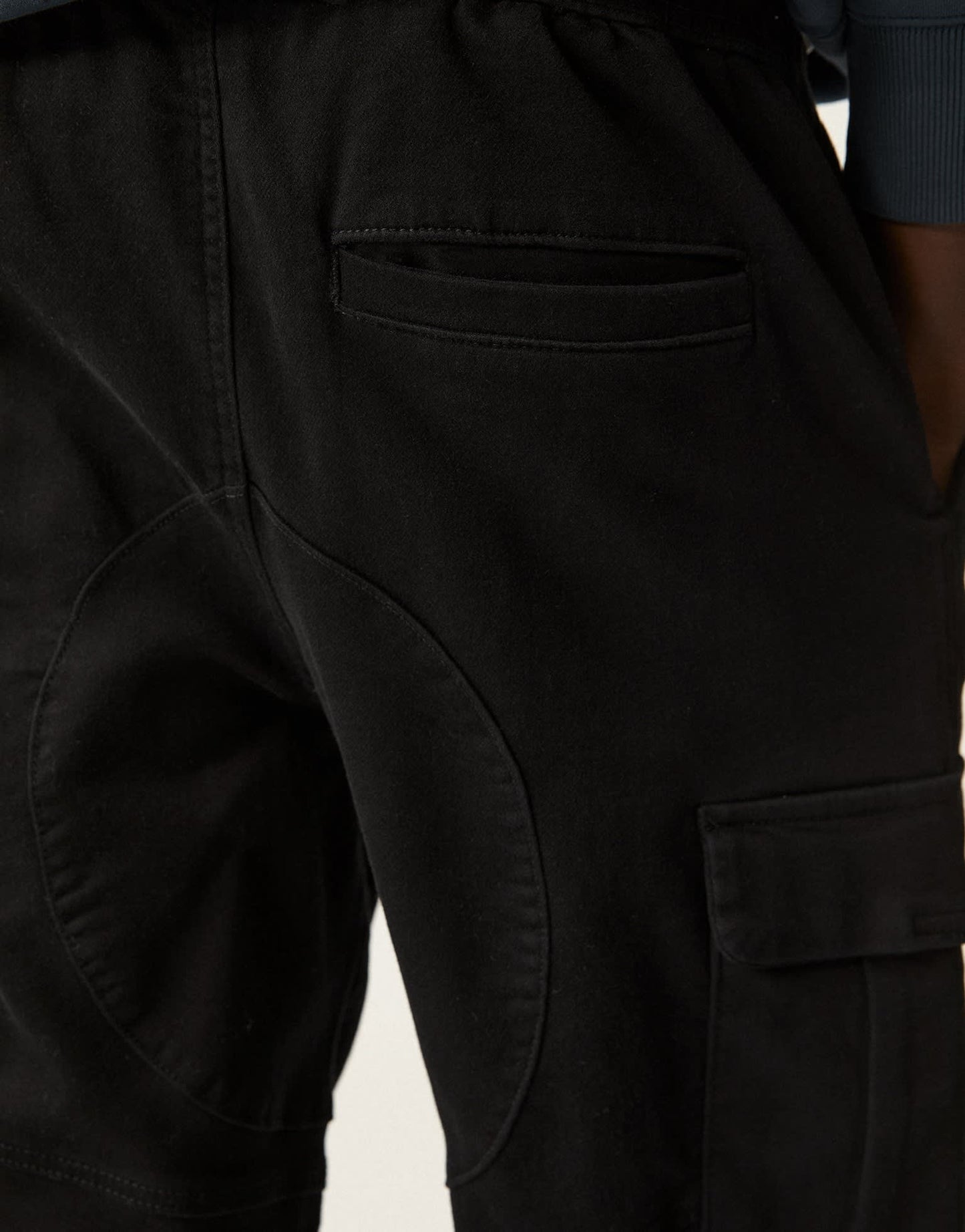 Pull&Bear soft cargo joggers in black