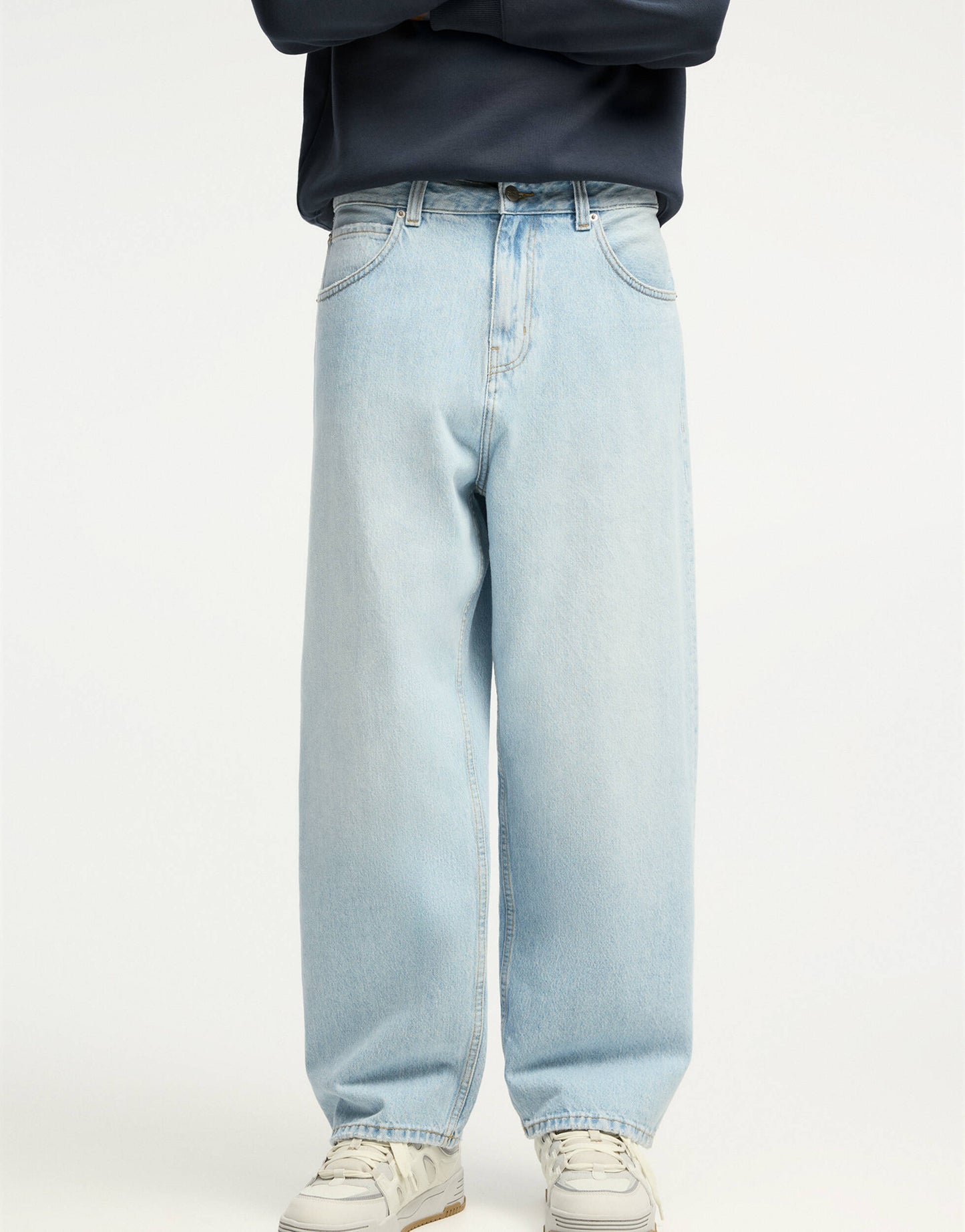 Pull&Bear baggy fit jeans in light blue