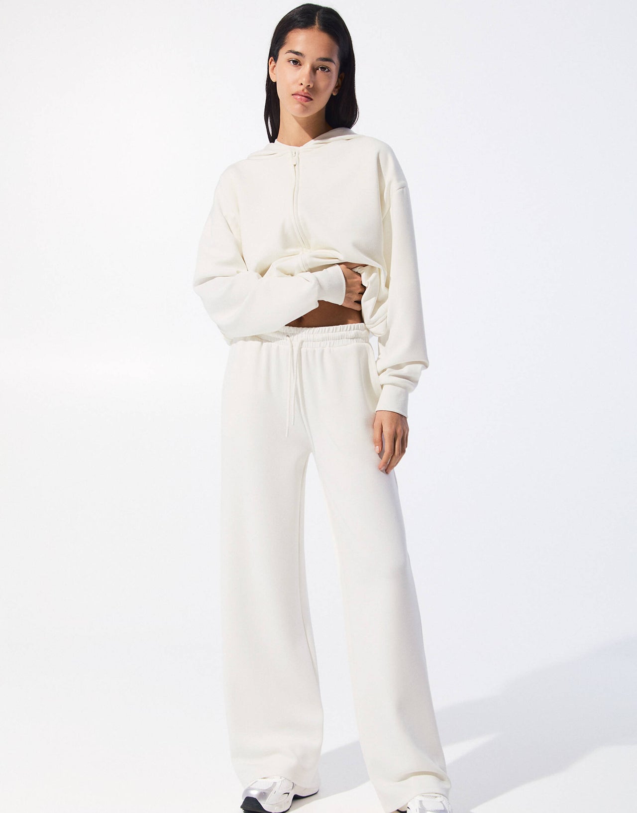 Pull&Bear wide leg jogger in white