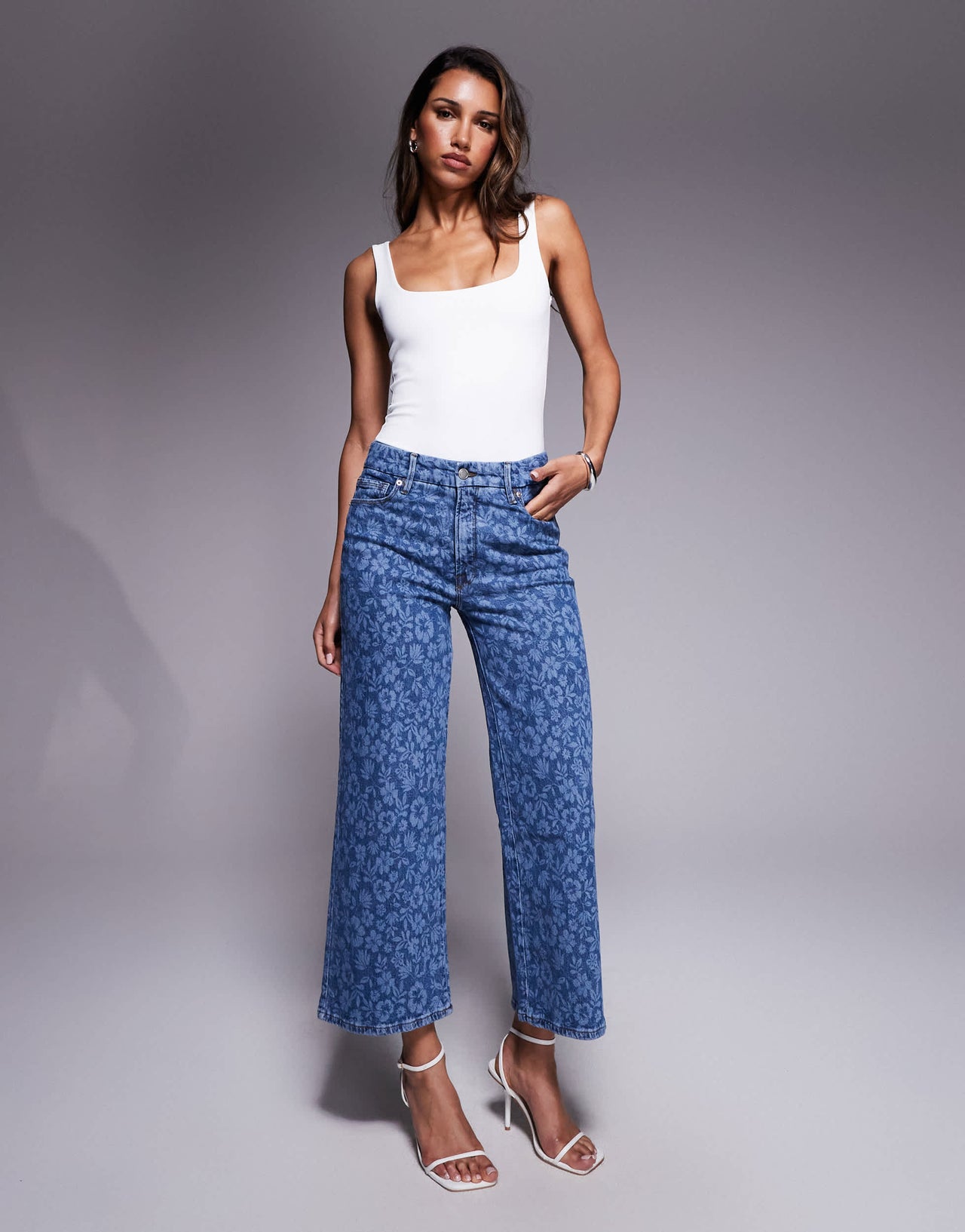 Good American good waist cropped palazzo jeans in hibiscus bloom