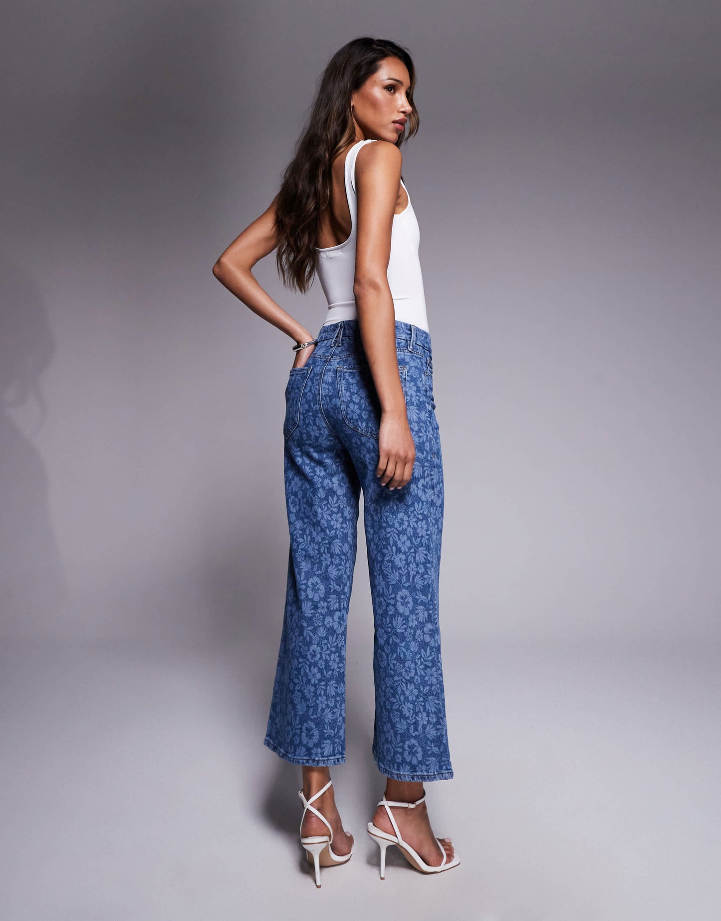 Good American good waist cropped palazzo jeans in hibiscus bloom