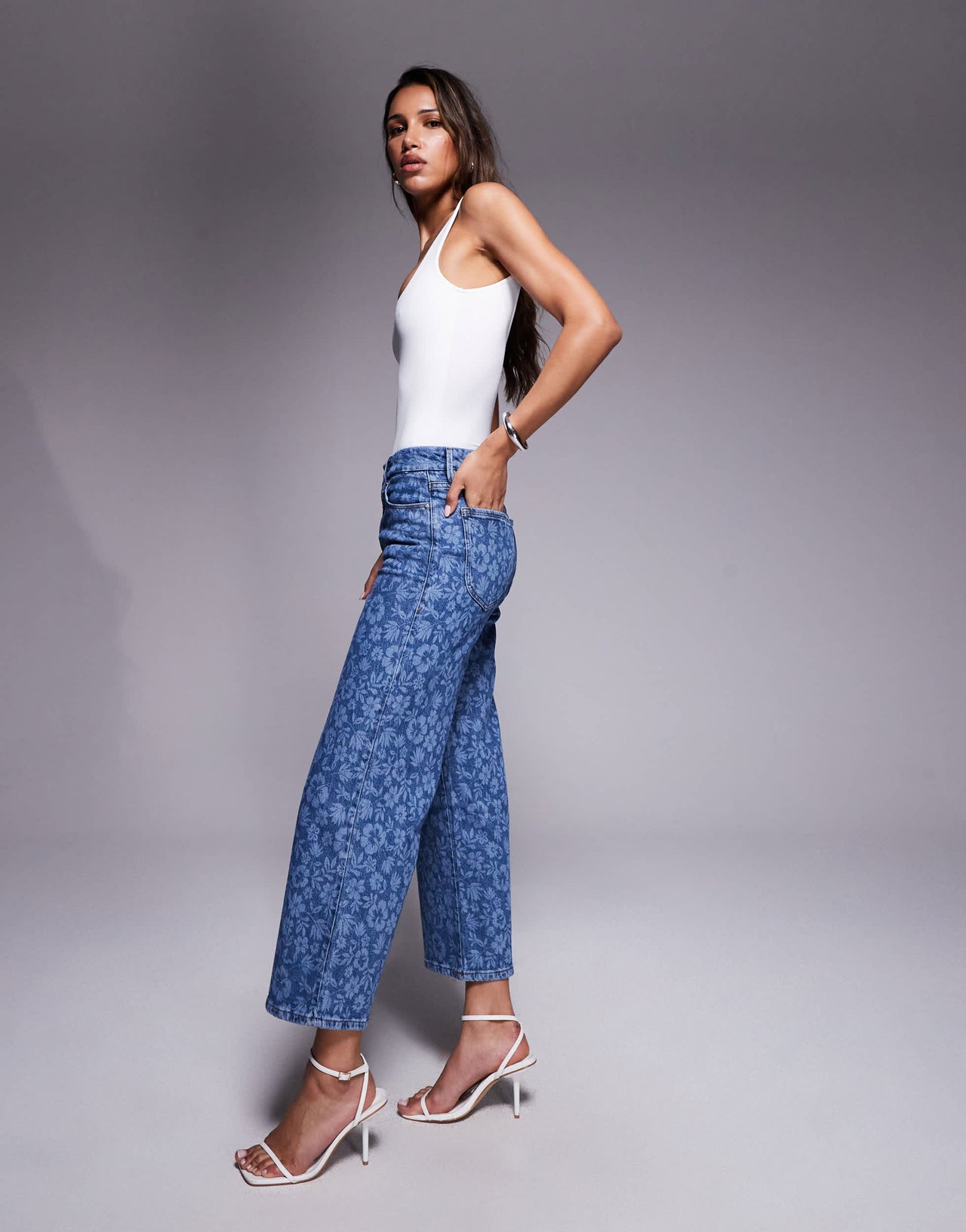 Good American good waist cropped palazzo jeans in hibiscus bloom