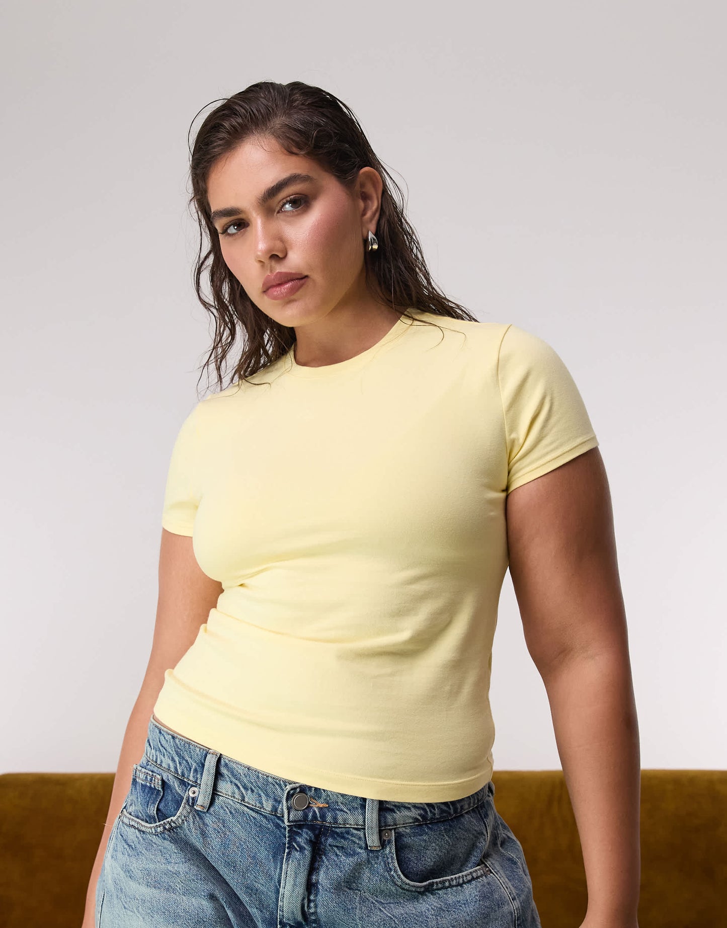 Good American super stretch baby tee in lemon