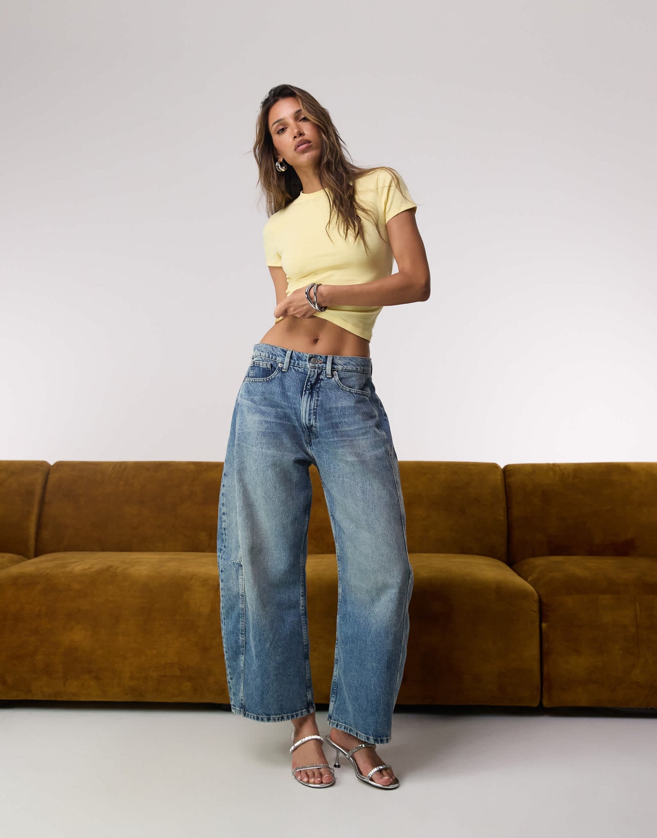Good American super stretch baby tee in lemon