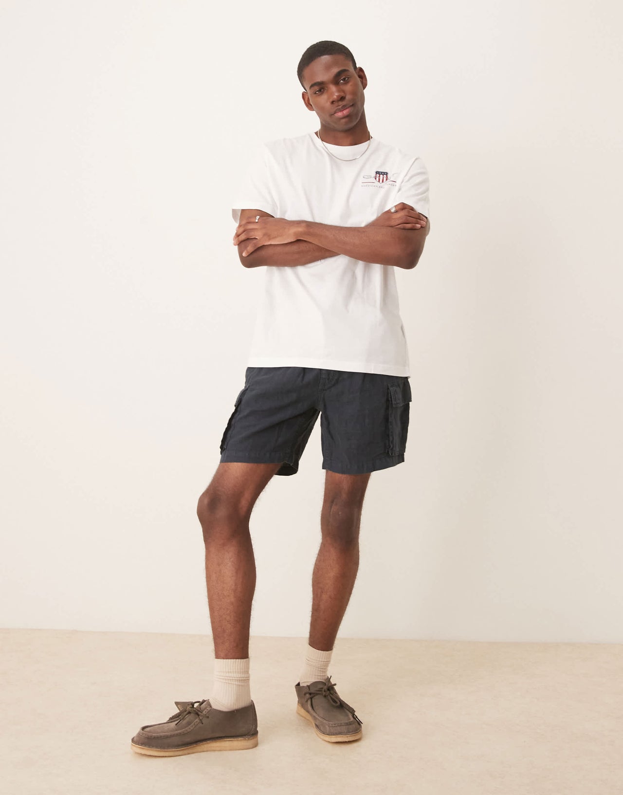 GANT linen cargo shorts in navy