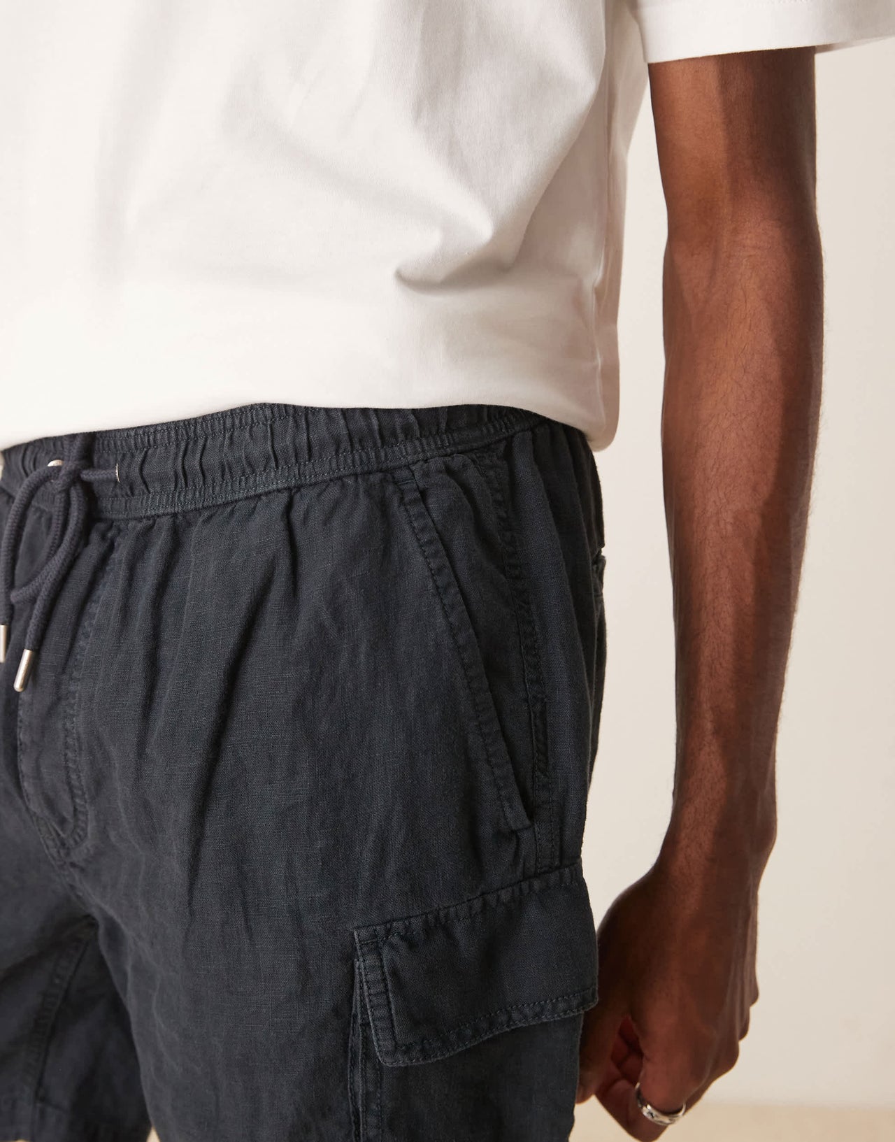 GANT linen cargo shorts in navy