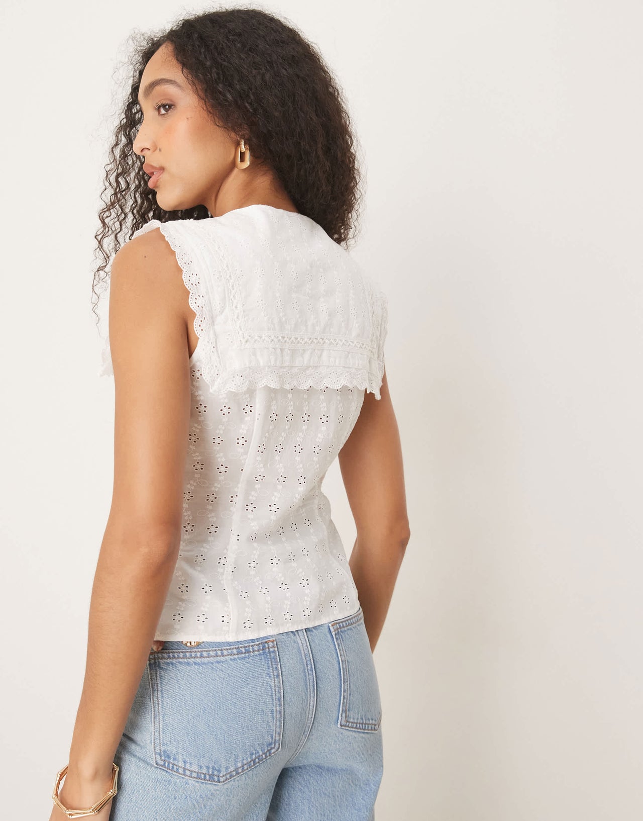Nobody's Child Bella square collar detail top in white
