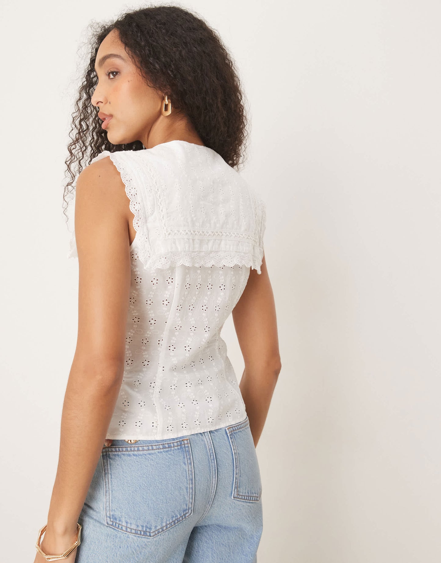 Nobody's Child Bella square collar detail top in white