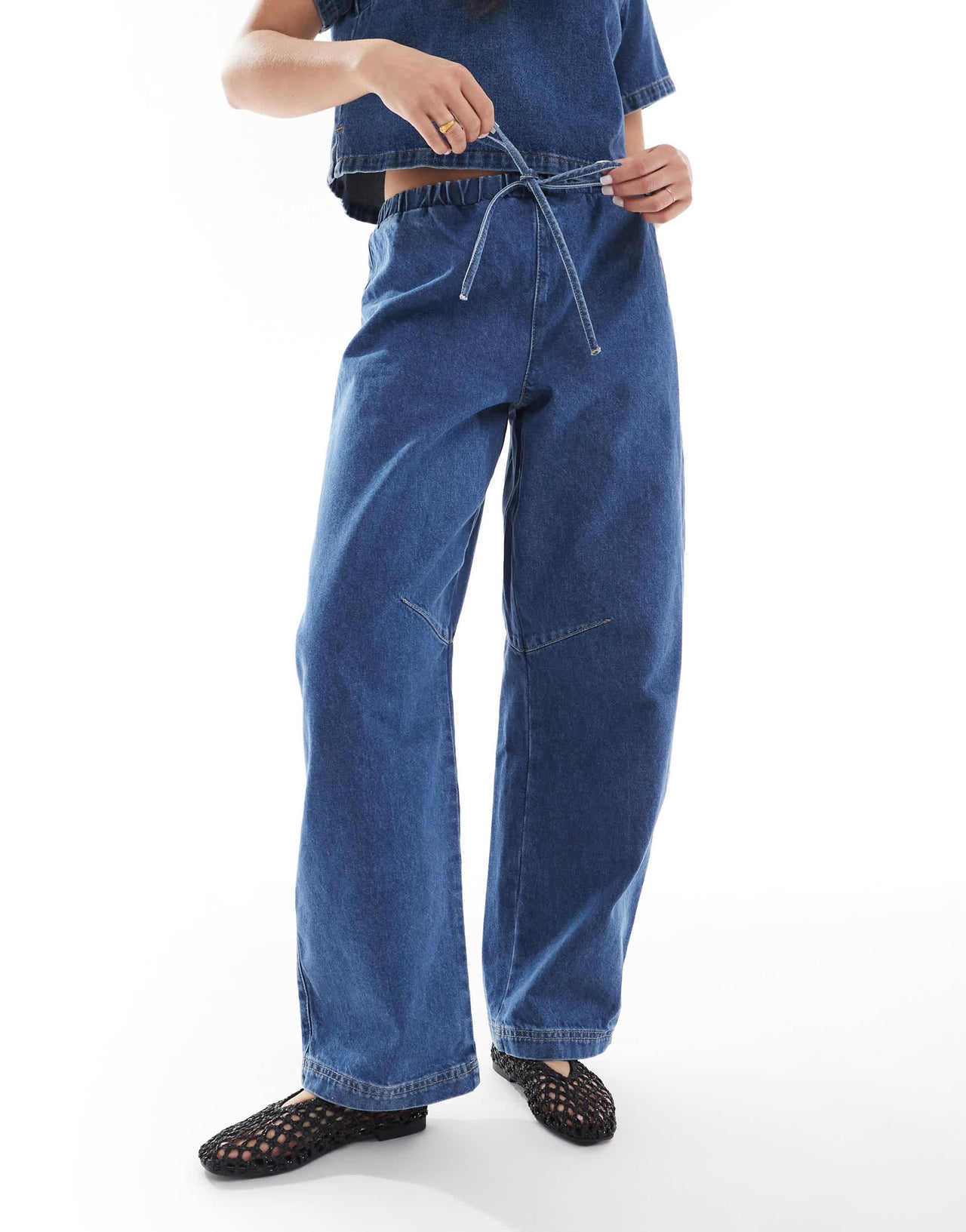 ASOS DESIGN lightweight barrel leg denim jean