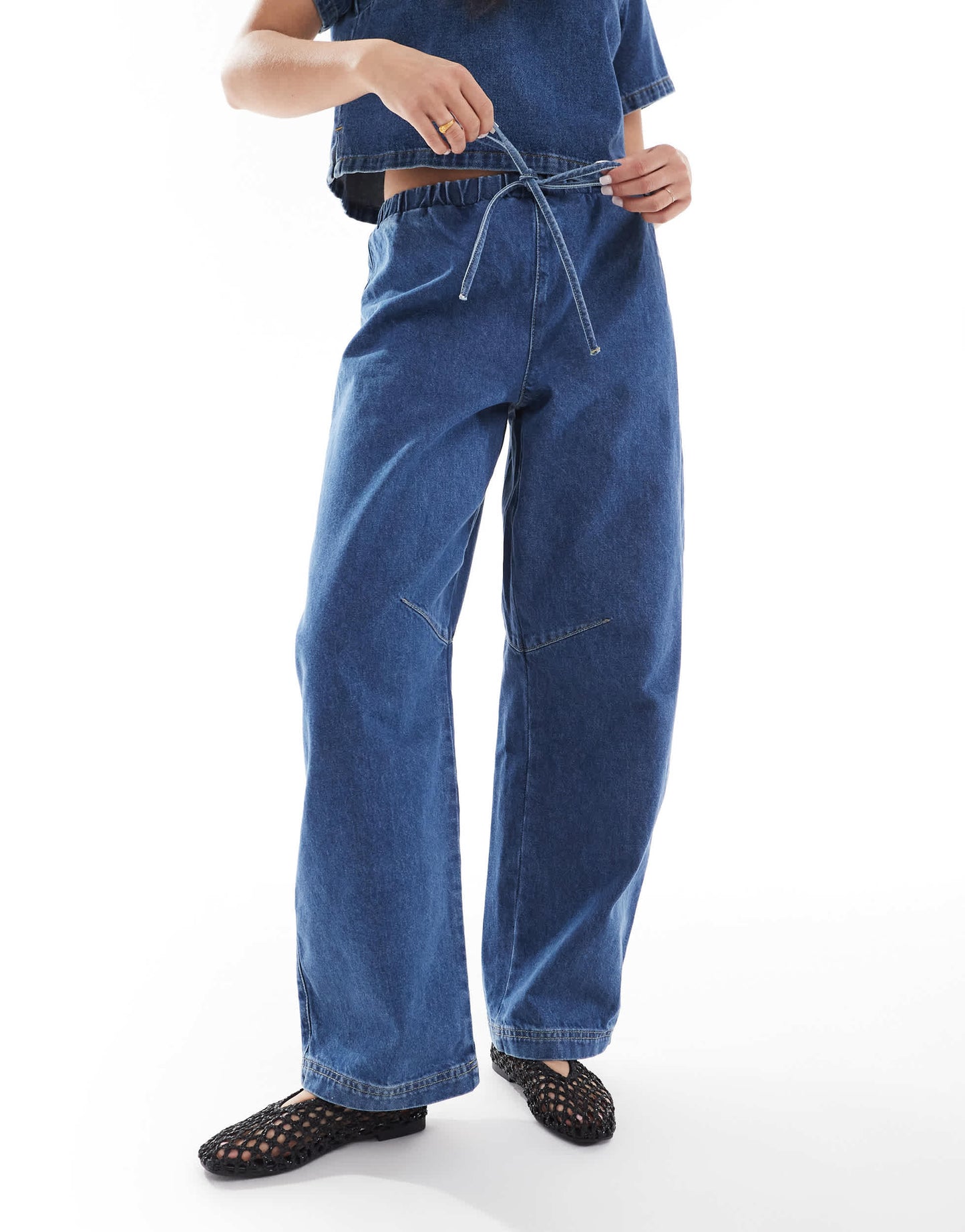 ASOS DESIGN lightweight barrel leg denim jean