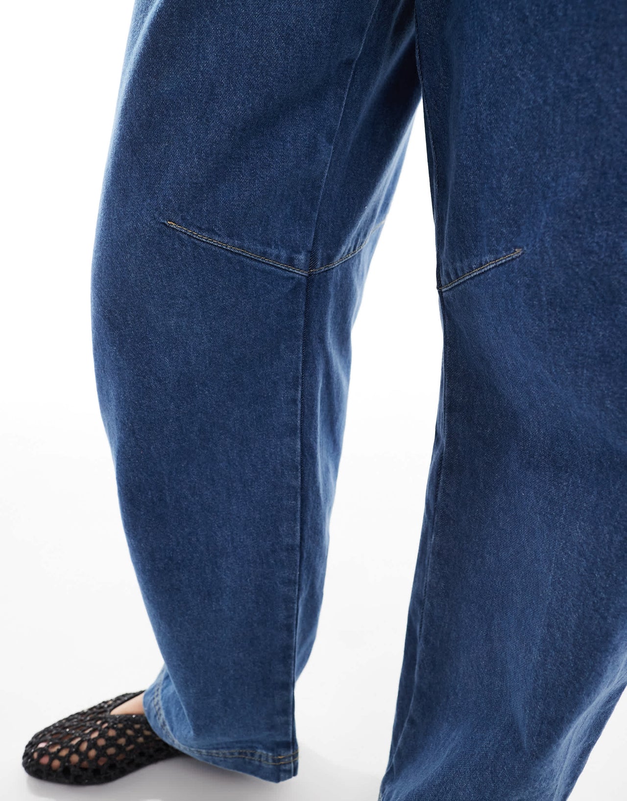 ASOS DESIGN lightweight barrel leg denim jean