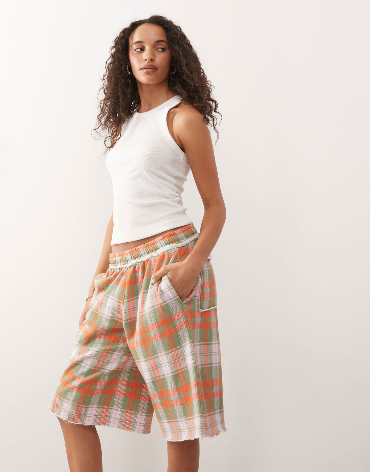 COLLUSION check print long jogger shorts
