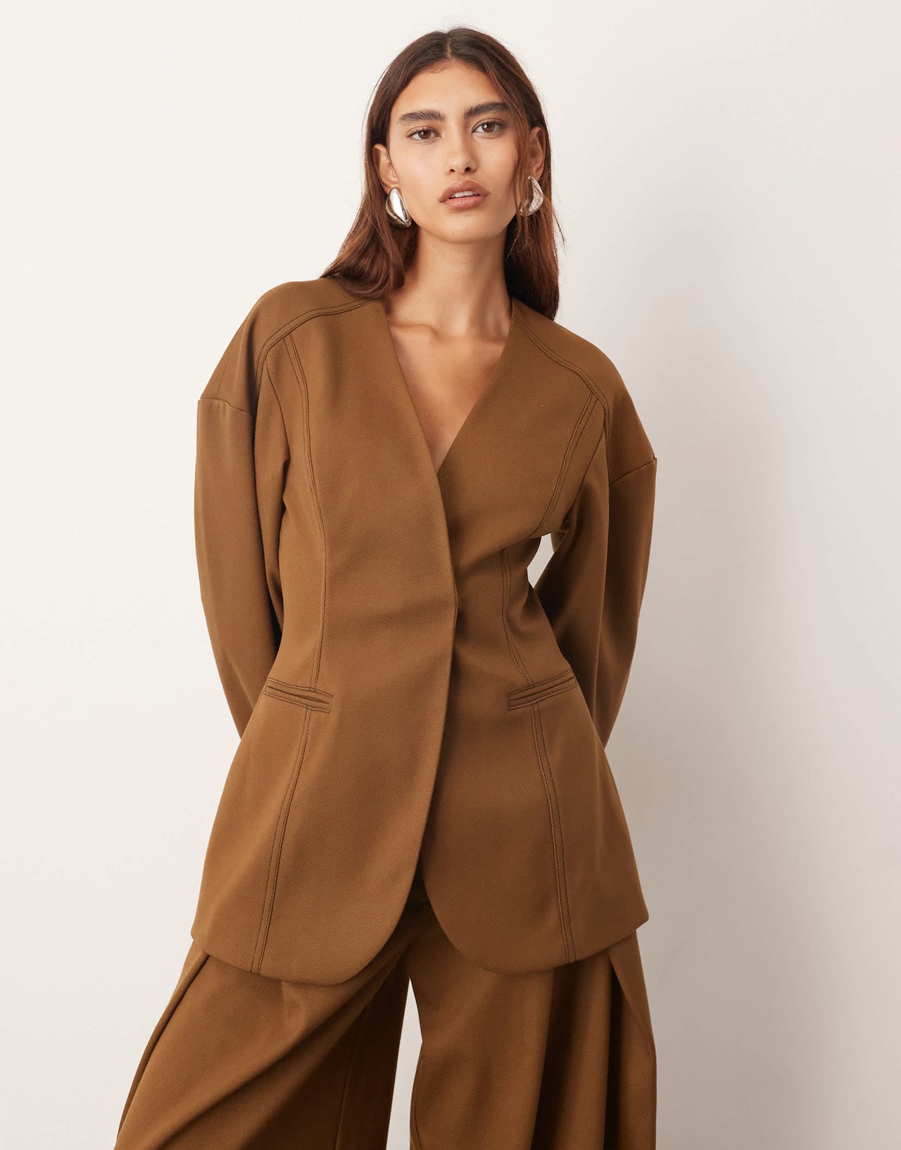 ARRANGE twill sculpted blazer co-ord in brown