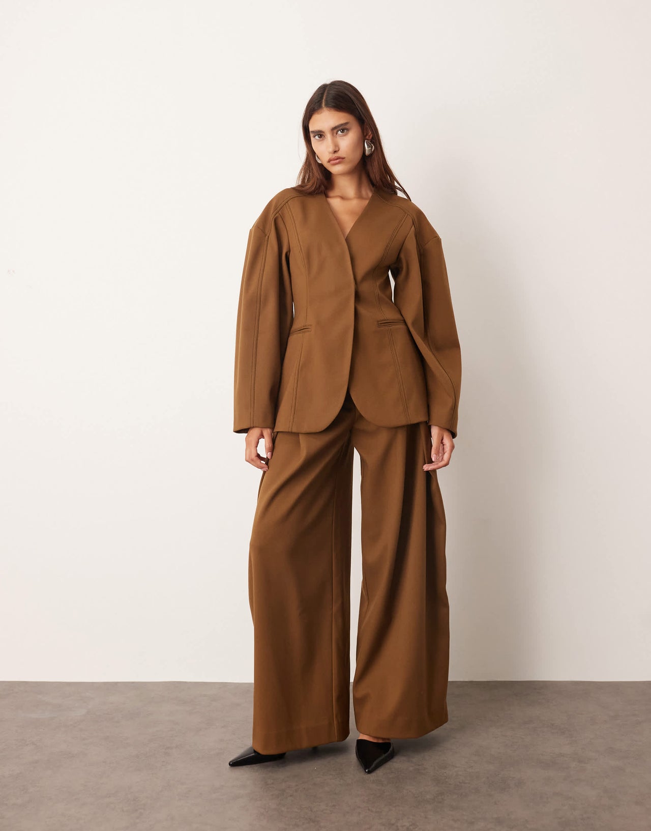 ARRANGE twill sculpted blazer co-ord in brown