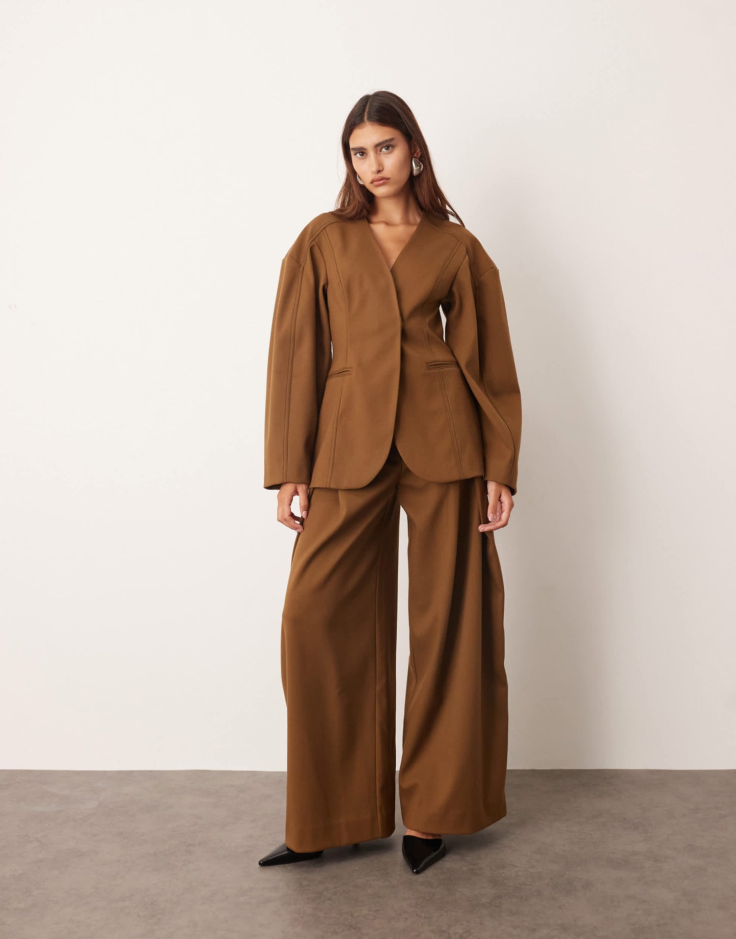 ARRANGE twill sculpted blazer co-ord in brown