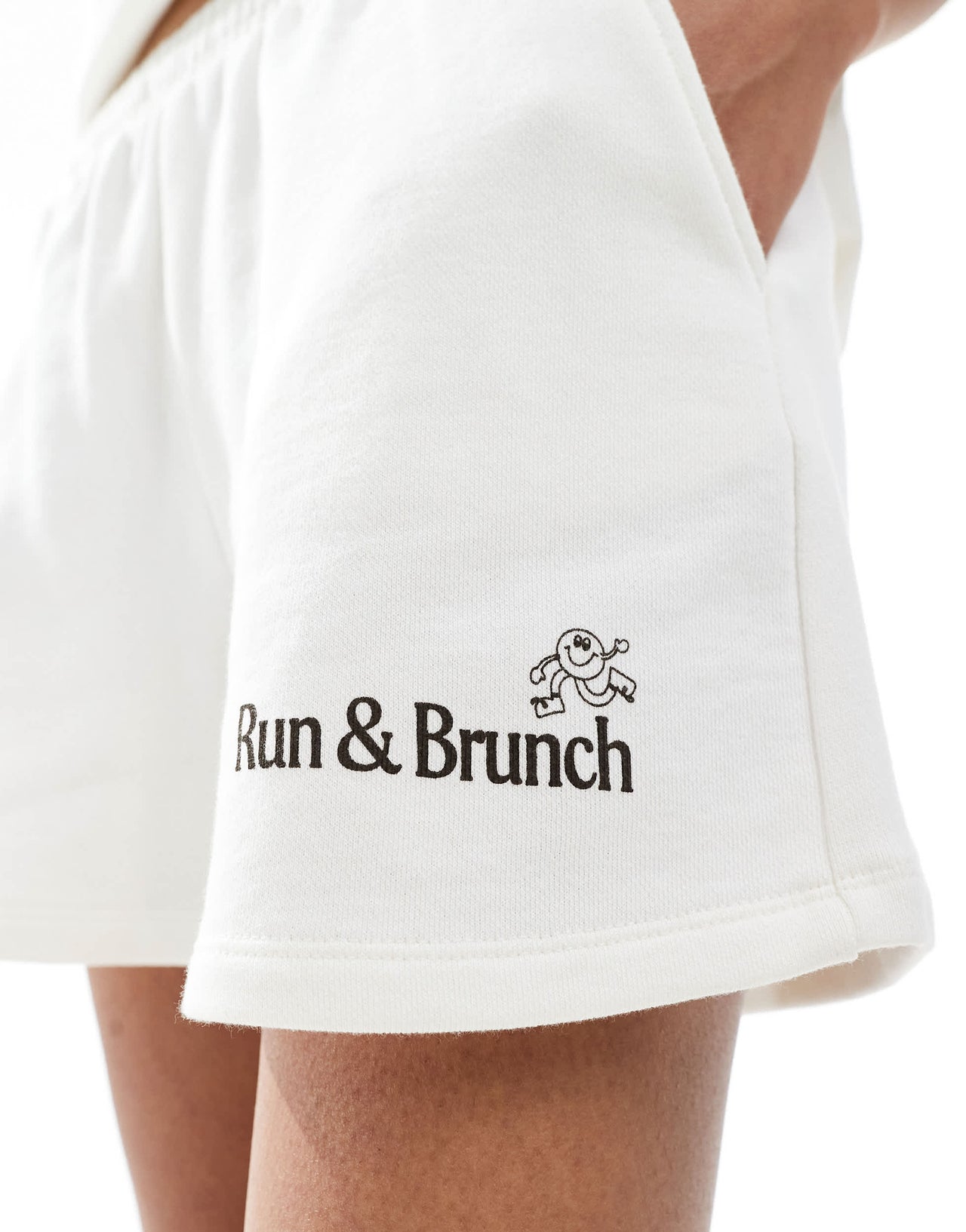 Pull&Bear 'Running Club' graphic jersey short in white