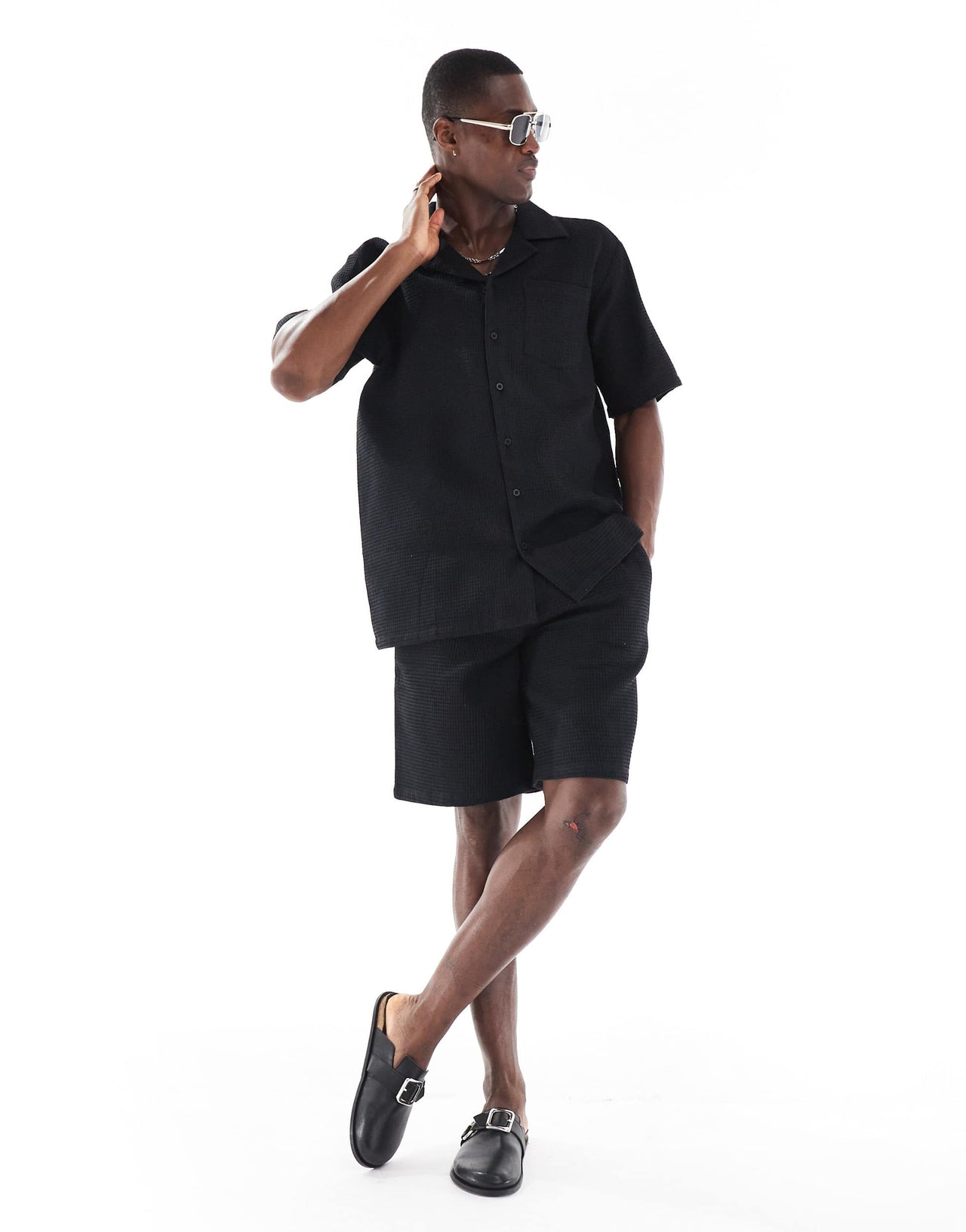 Sol Beach waffle short sleeve beach shirt in black