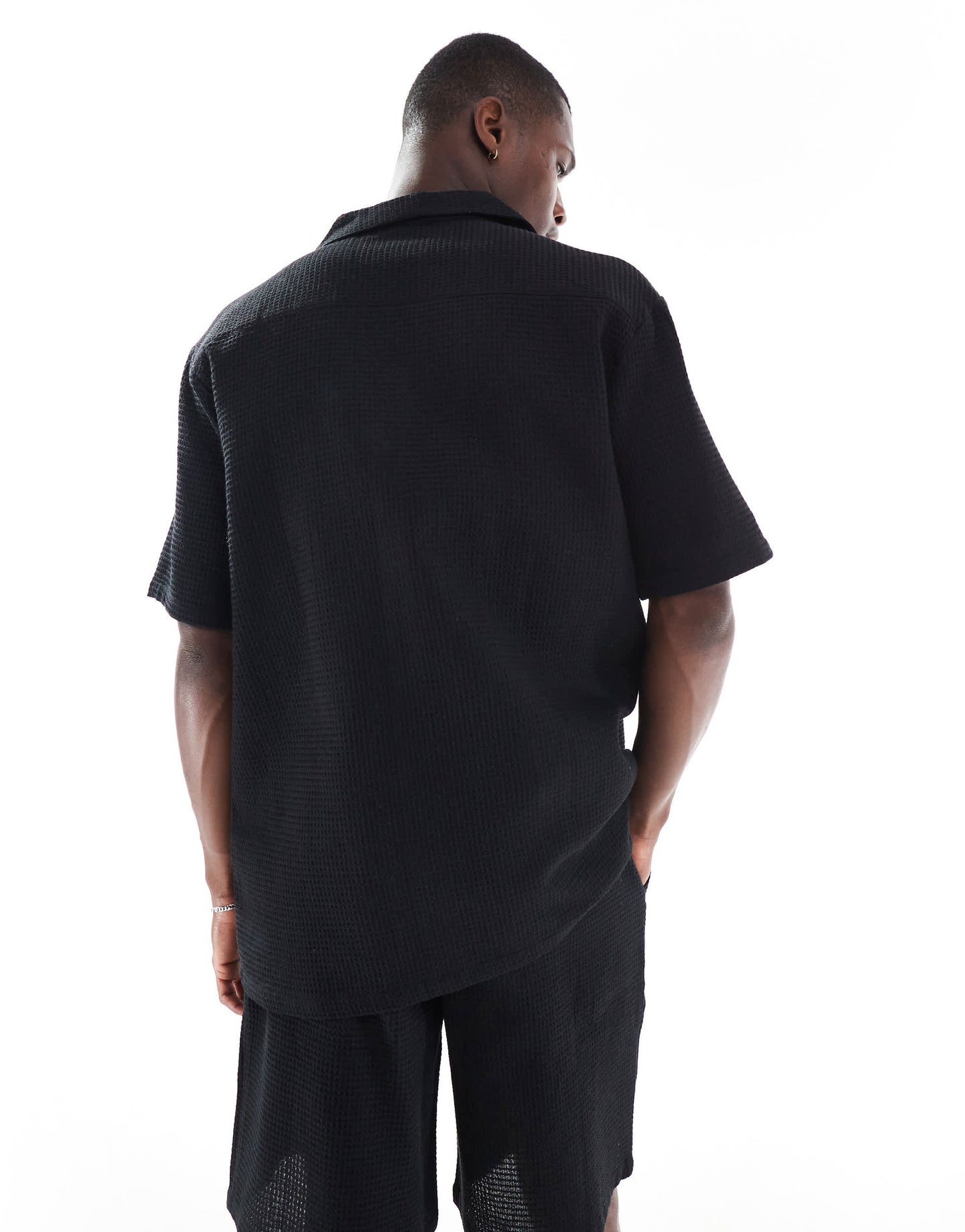 Sol Beach waffle short sleeve beach shirt in black
