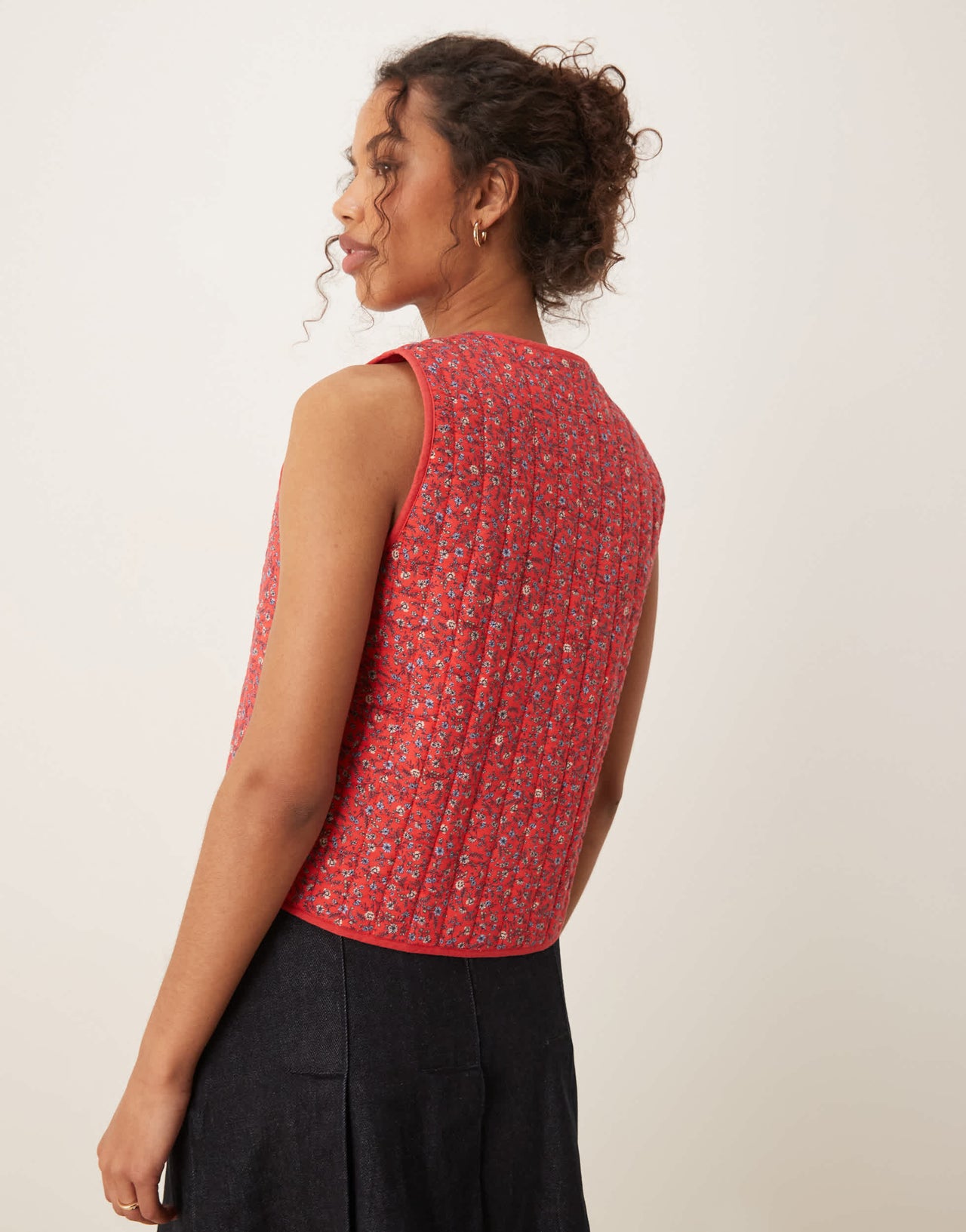 Nobody's Child tie-detail quilted gilet in red ditsy