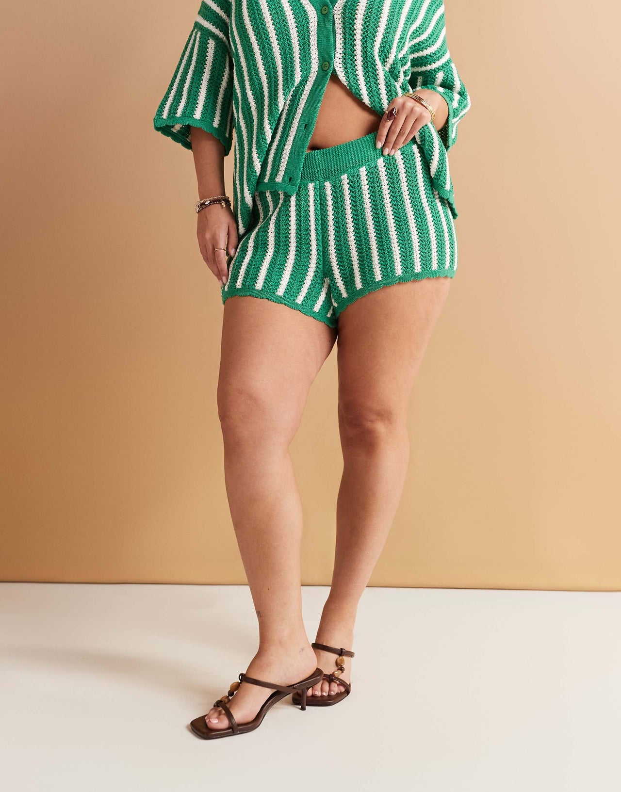 ASOS DESIGN Curve stripe scallop edge knitted short co-ord in green
