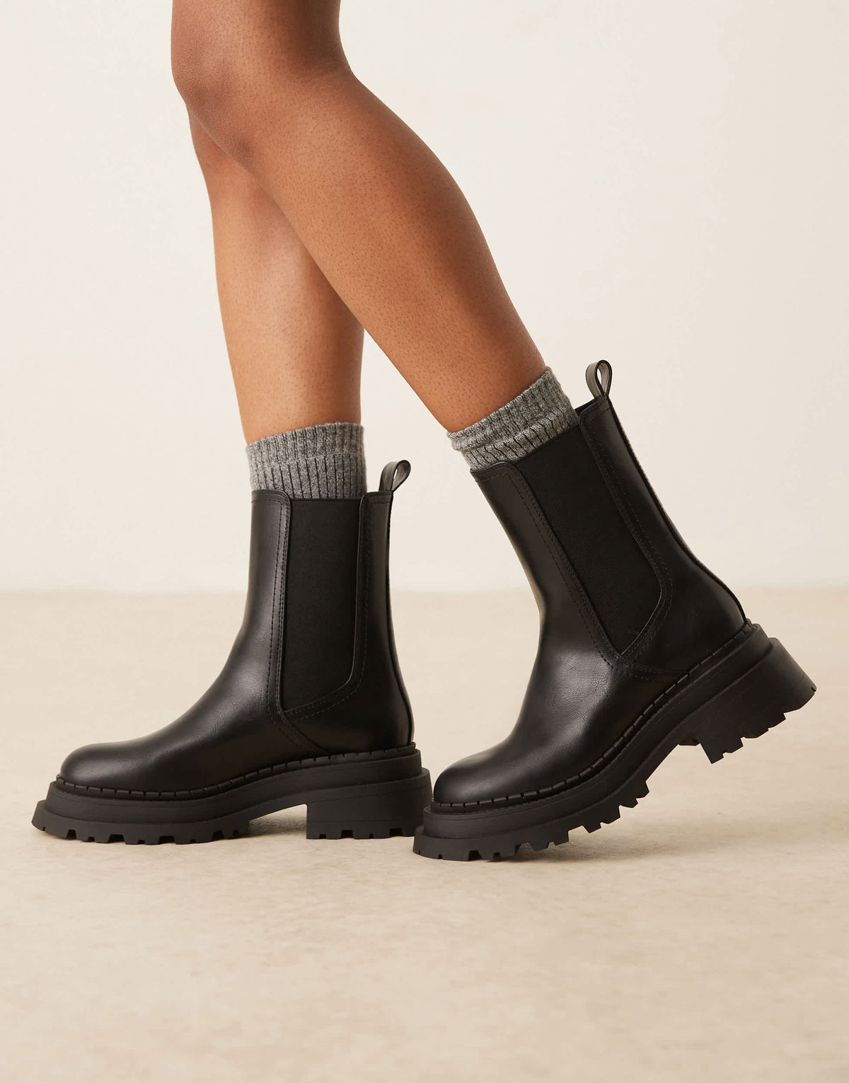 ASOS DESIGN Wide Fit Austin chunky chelsea boots in black