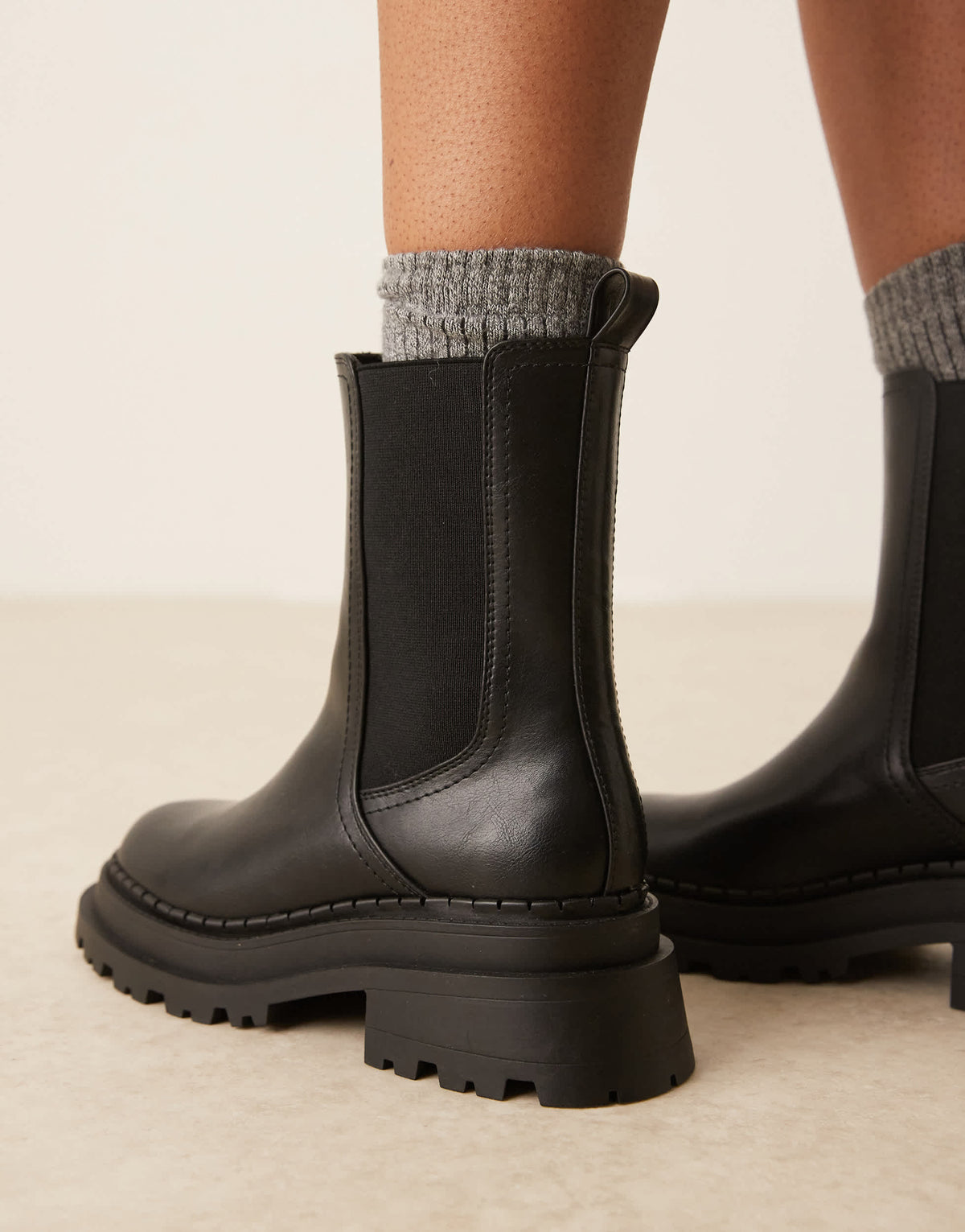 ASOS DESIGN Wide Fit Austin chunky chelsea boots in black