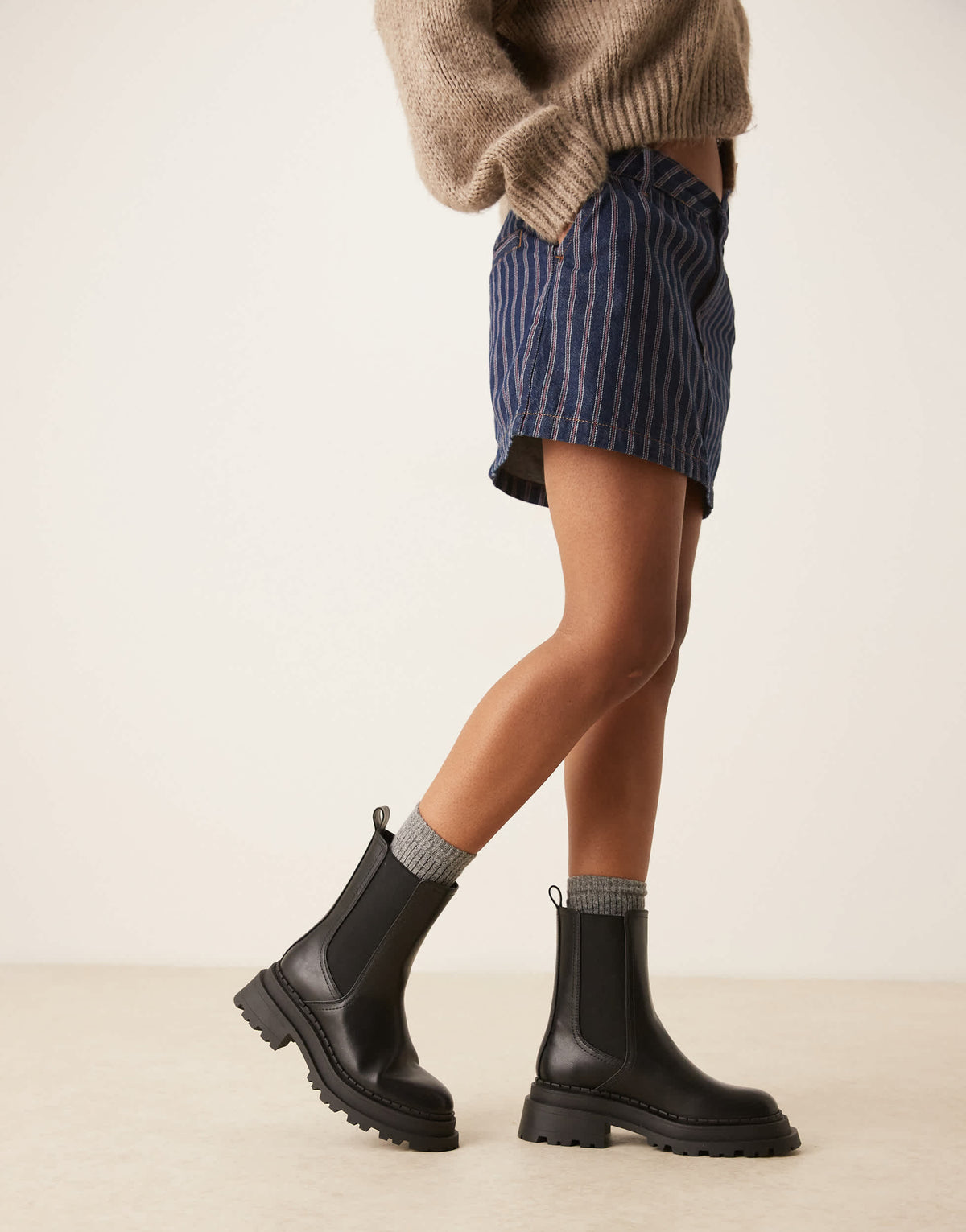 ASOS DESIGN Wide Fit Austin chunky chelsea boots in black
