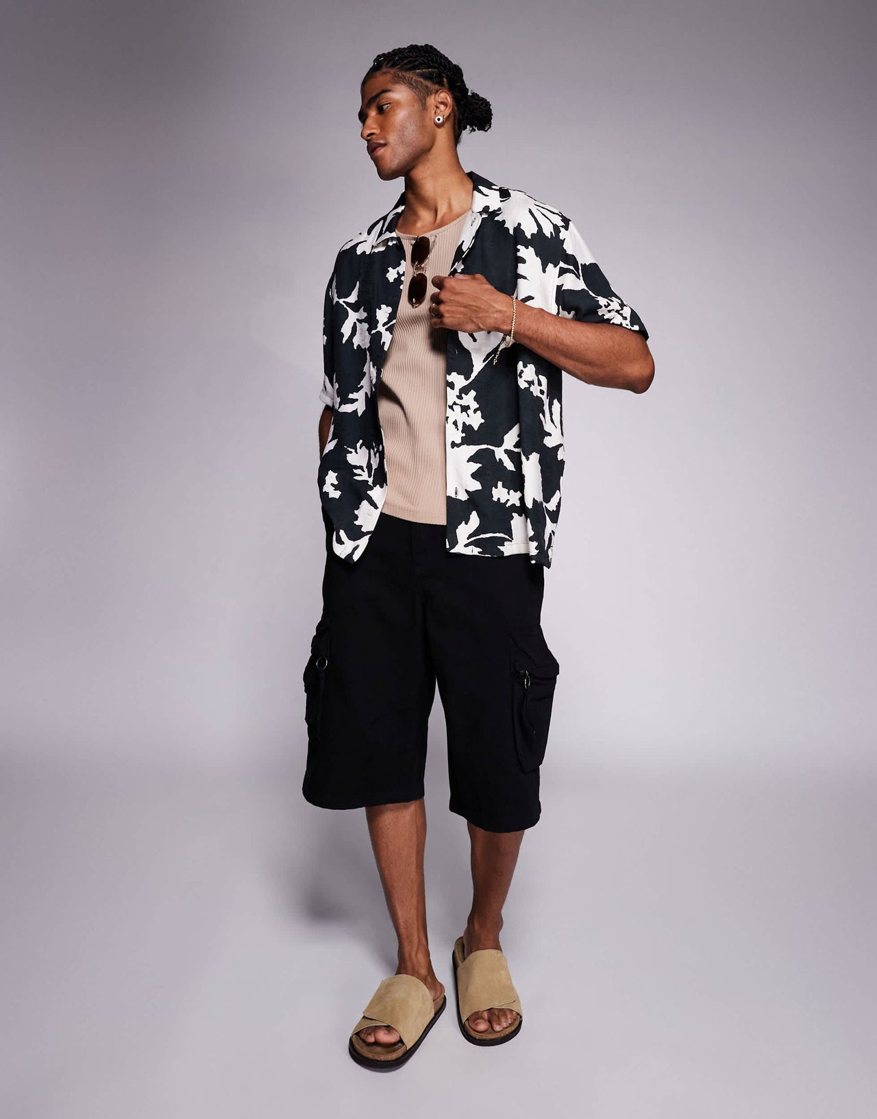 Bershka baggy cargo short in charcoal grey