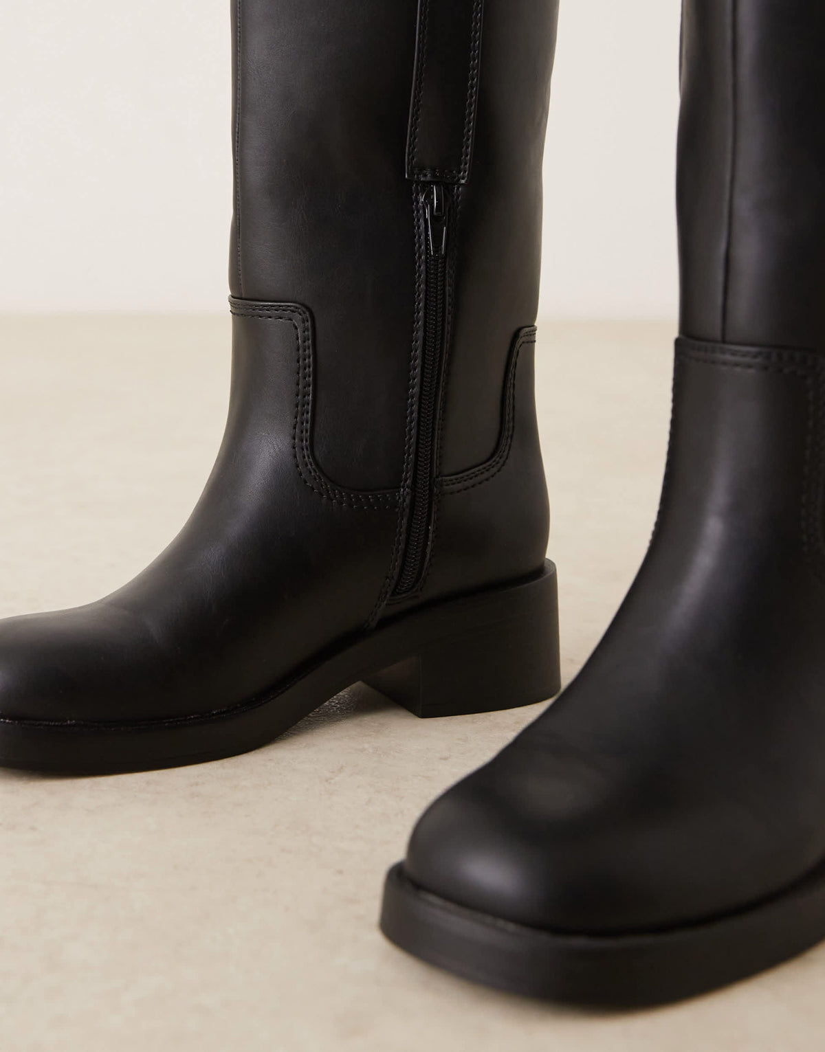 ASOS DESIGN Conan pull on chunky boots in black
