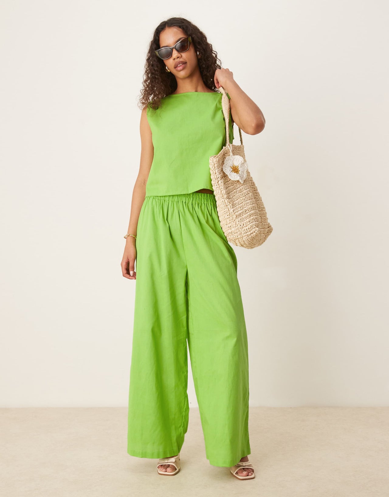 Esmee Exclusive linen look beach crop top in green
