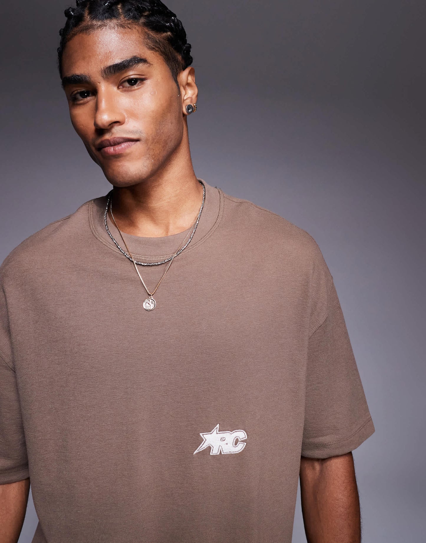 Bershka arc t-shirt in brown