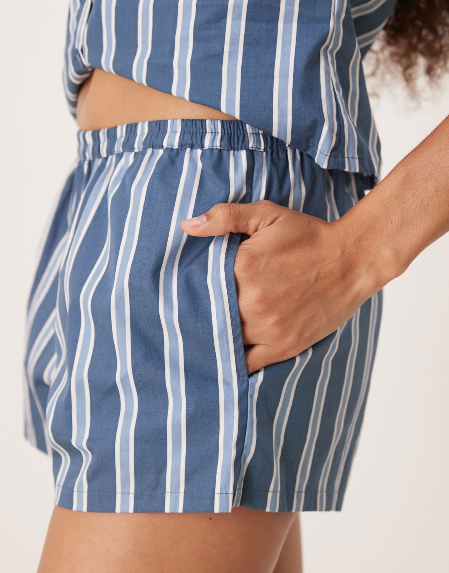 Motel sibo wide stripe shorts in navy