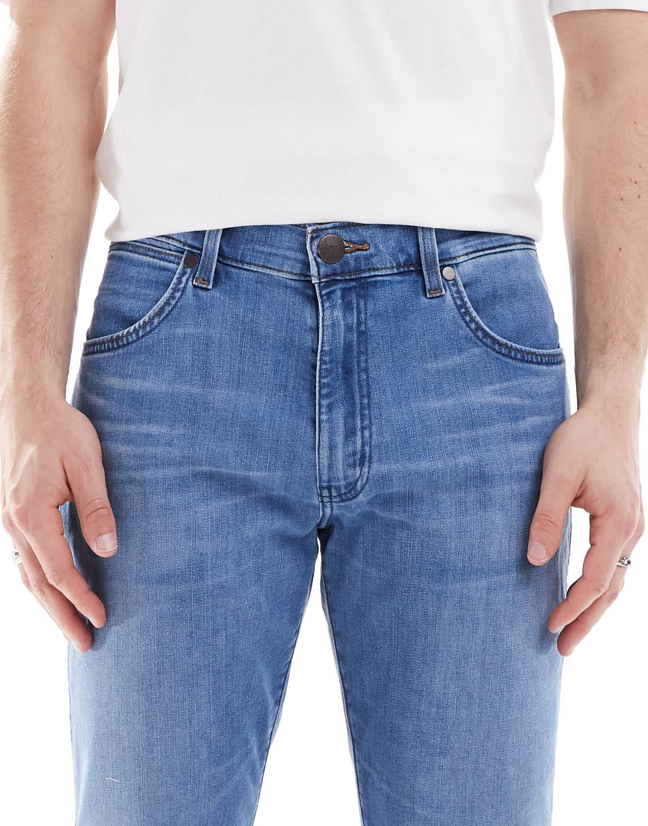 Wrangler Larston slim tapered fit jeans in mid wash blue