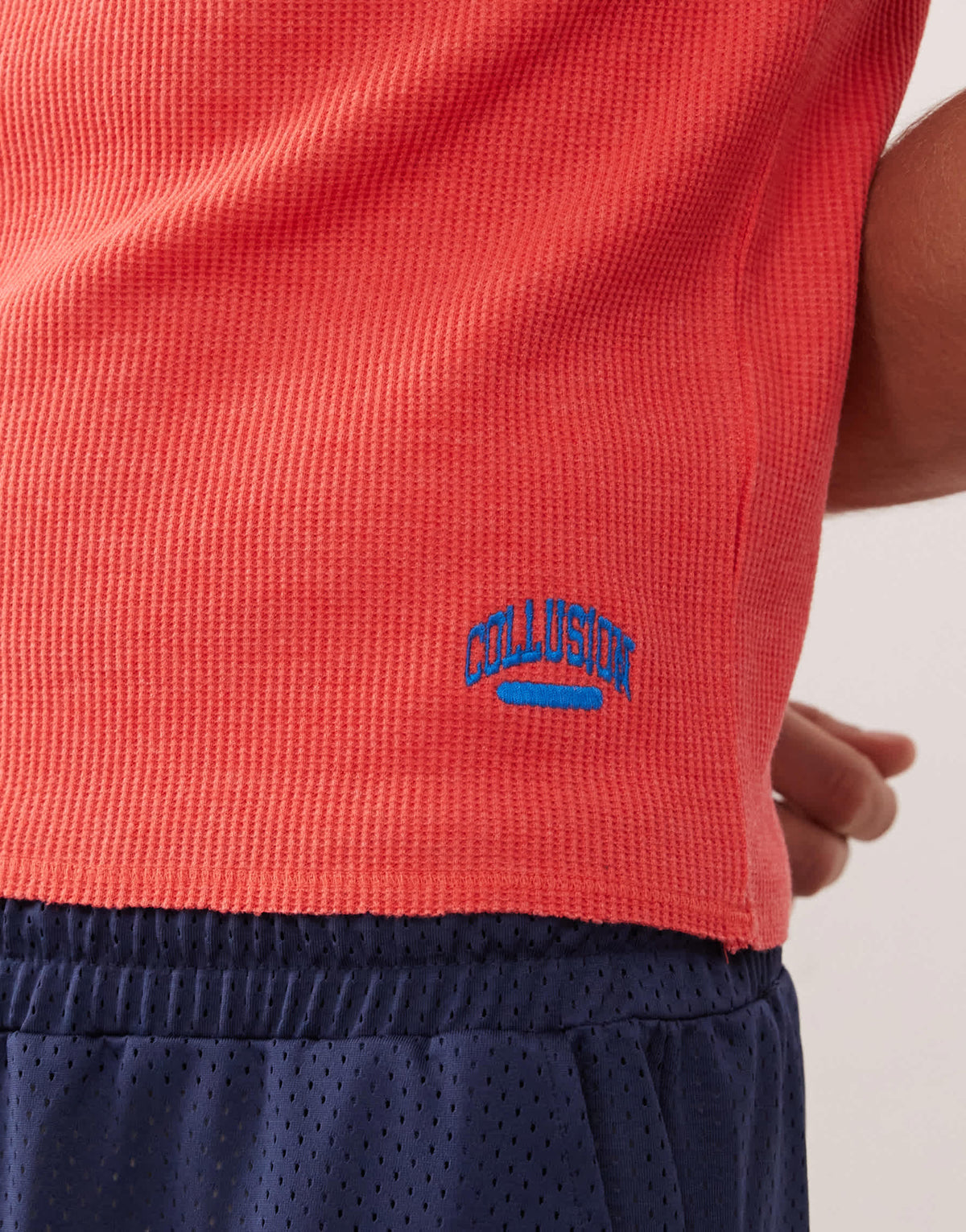 COLLUSION Ribbed muscle vest in red