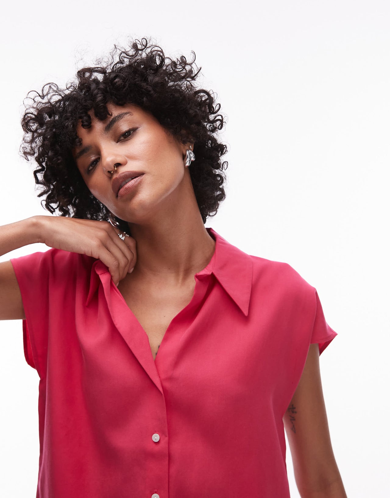 Mango classic sleeveless satin shirt with rounded hem in red