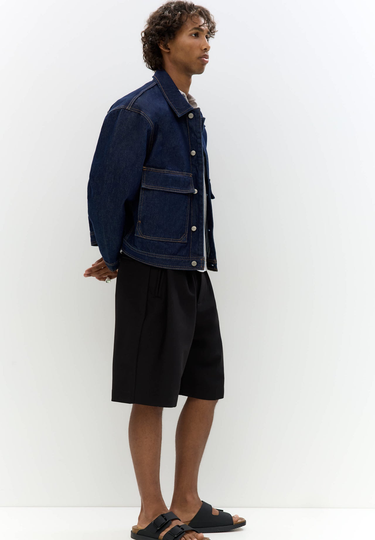 Pull&Bear smart tailored short in black