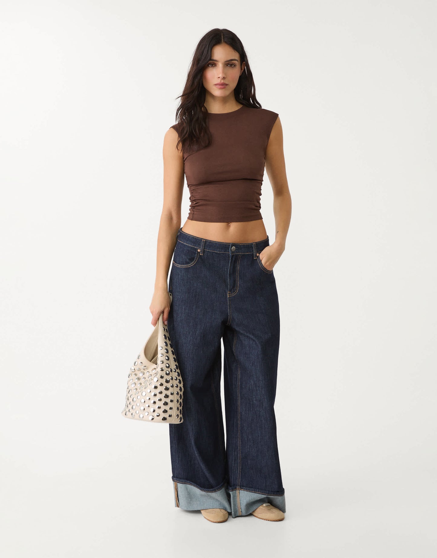 Stradivarius Basic fitted T-shirt with gathering in Brown
