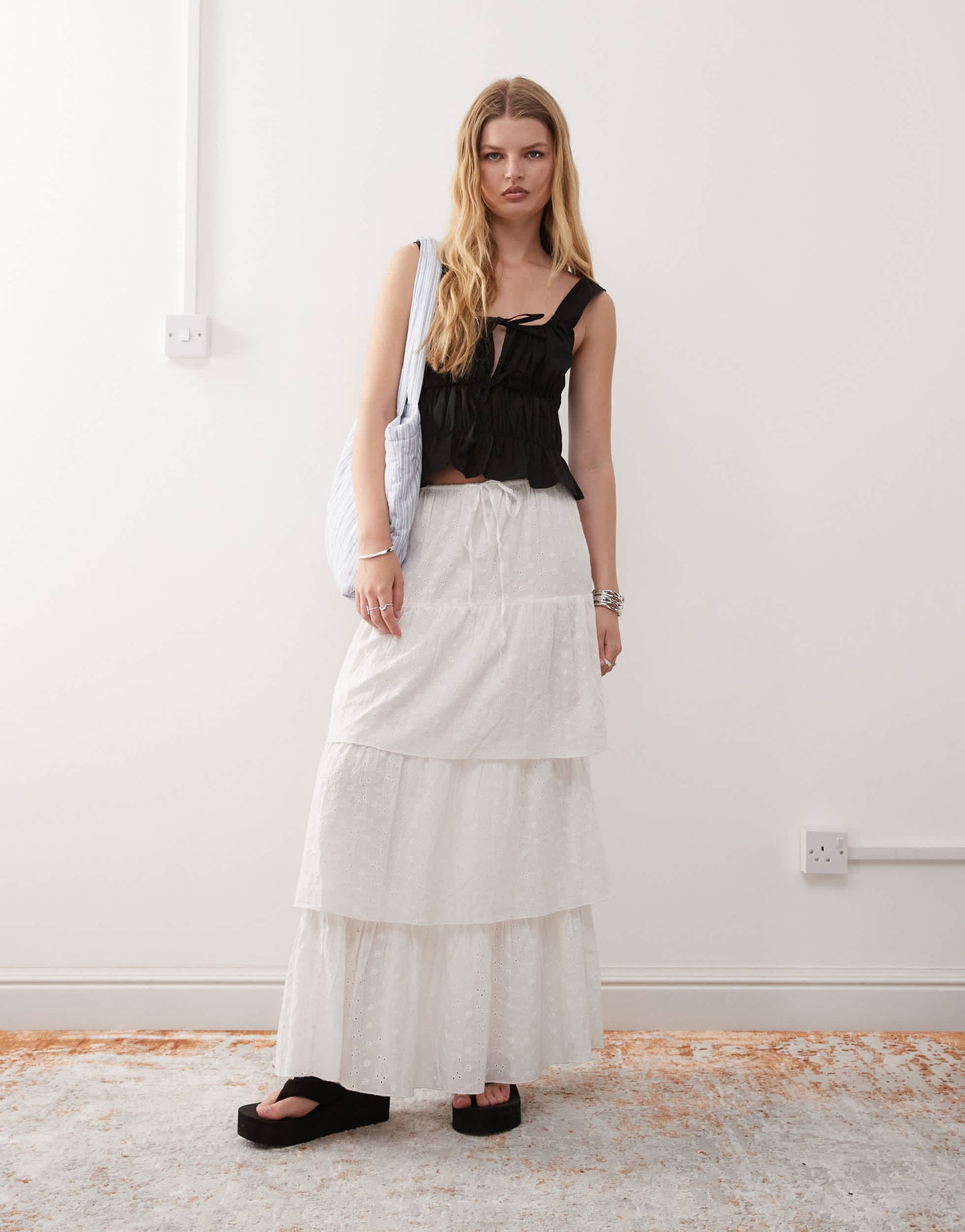 Reclaimed Vintage gathered tie front top in black