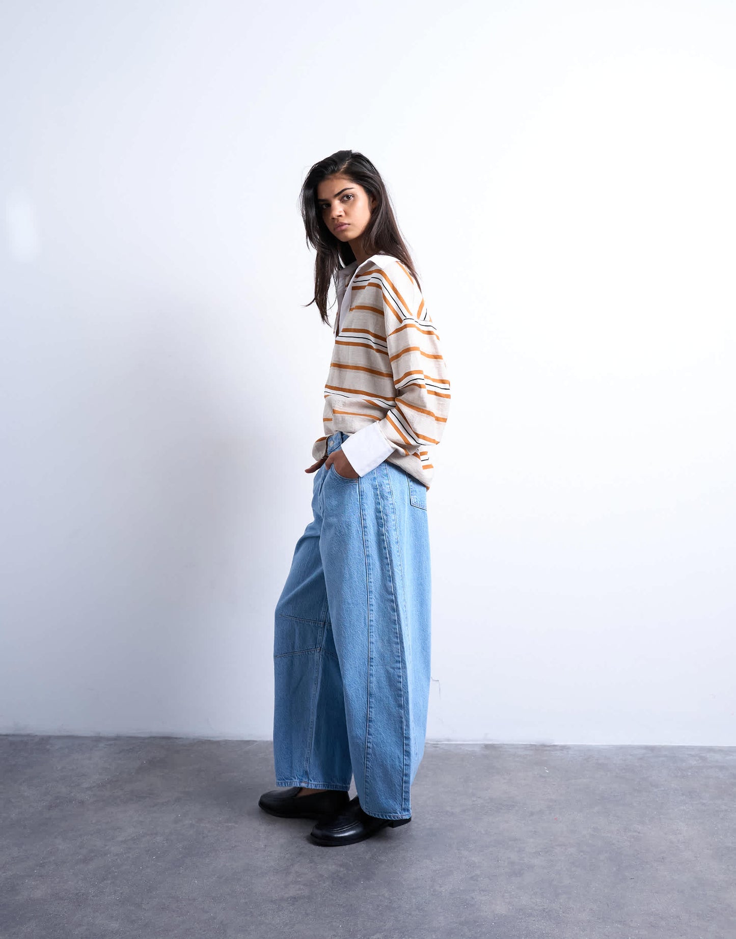 Topshop mid rise side panel barrel jean in bleach