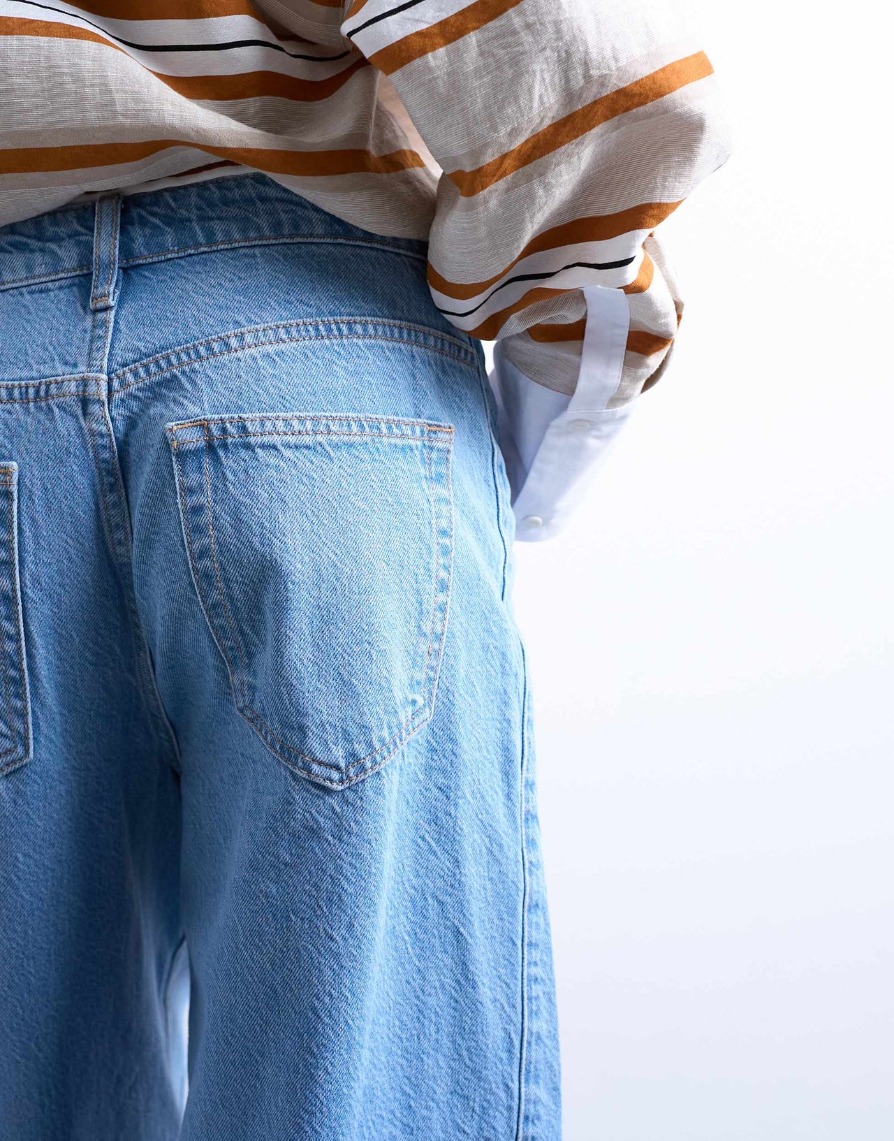Topshop mid rise side panel barrel jean in bleach