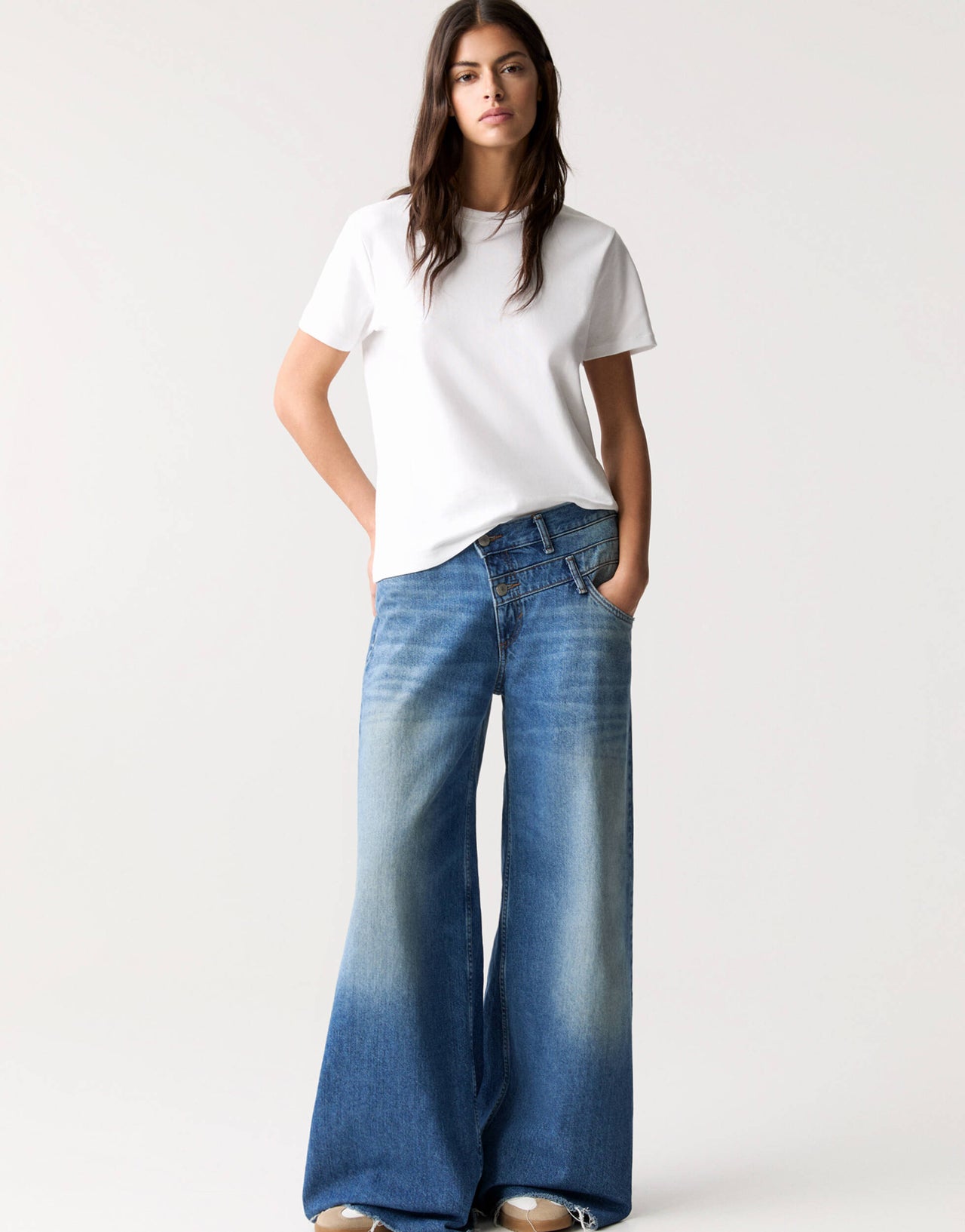 Pull&Bear short sleeve regular cotton  t-shirt in white