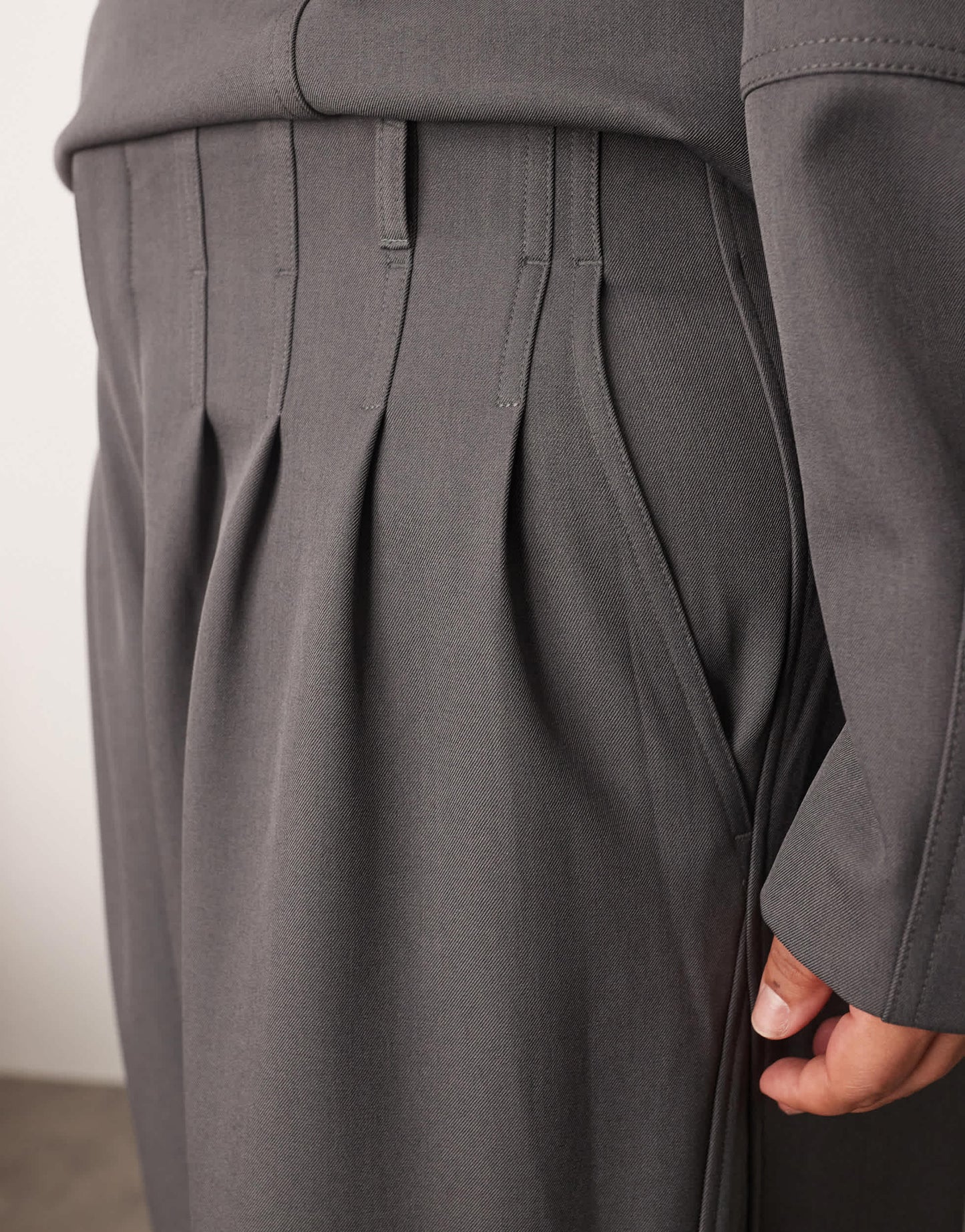 ARRANGE Curve tailored pleated detail wide leg barrel co-ord trouser in grey