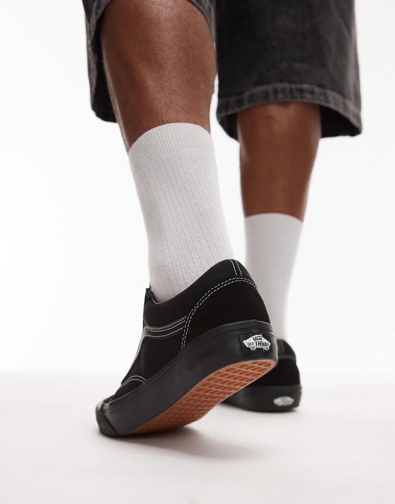 Vans Old Skool trainers in triple black with white seem detailing