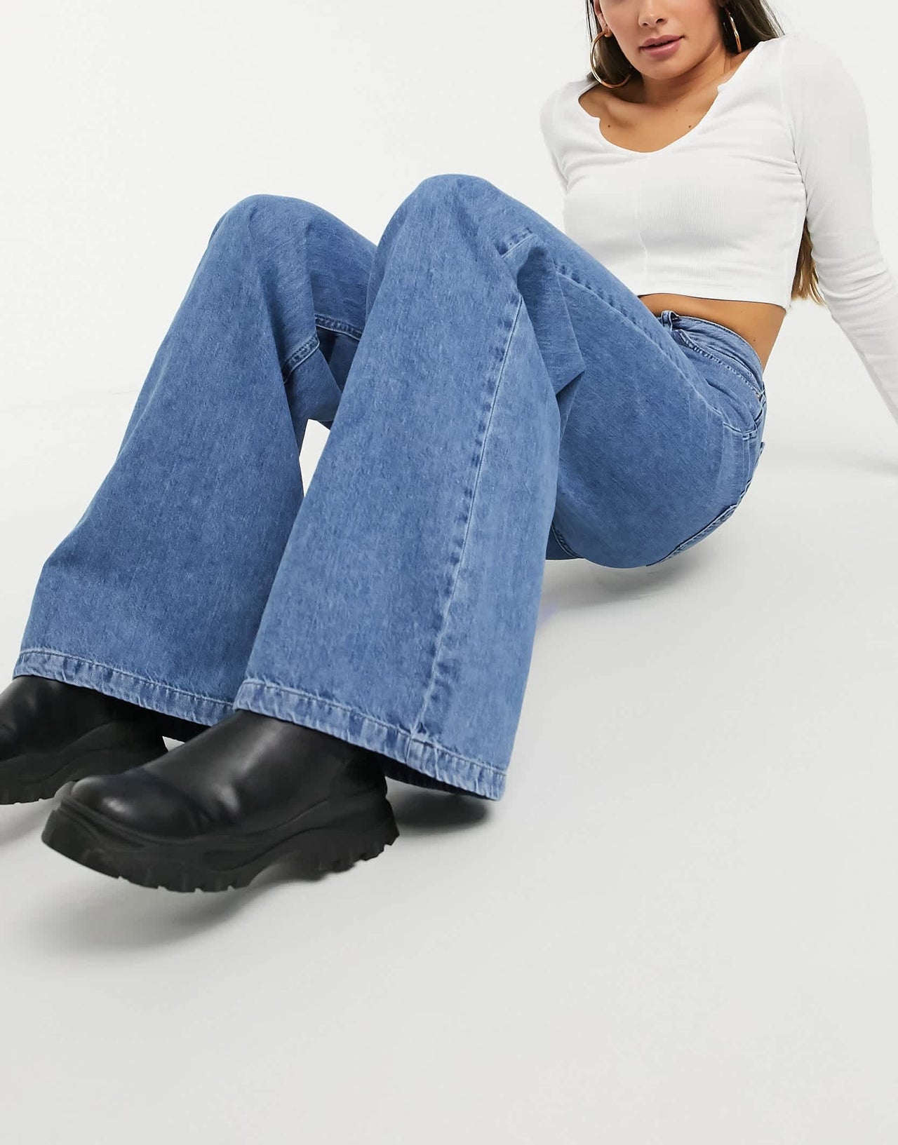 Stradivarius 90s wide leg jeans in blue